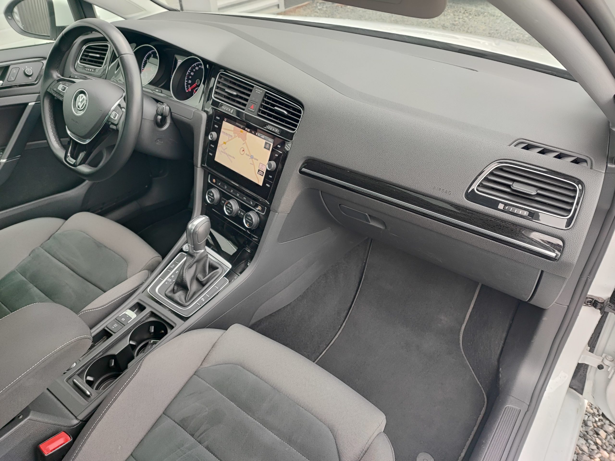 VOLKSWAGEN GOLF VII (2) 1.5 TSI EVO 150 BLUEMOTION TECHNOLOGY CARAT DSG7 5P