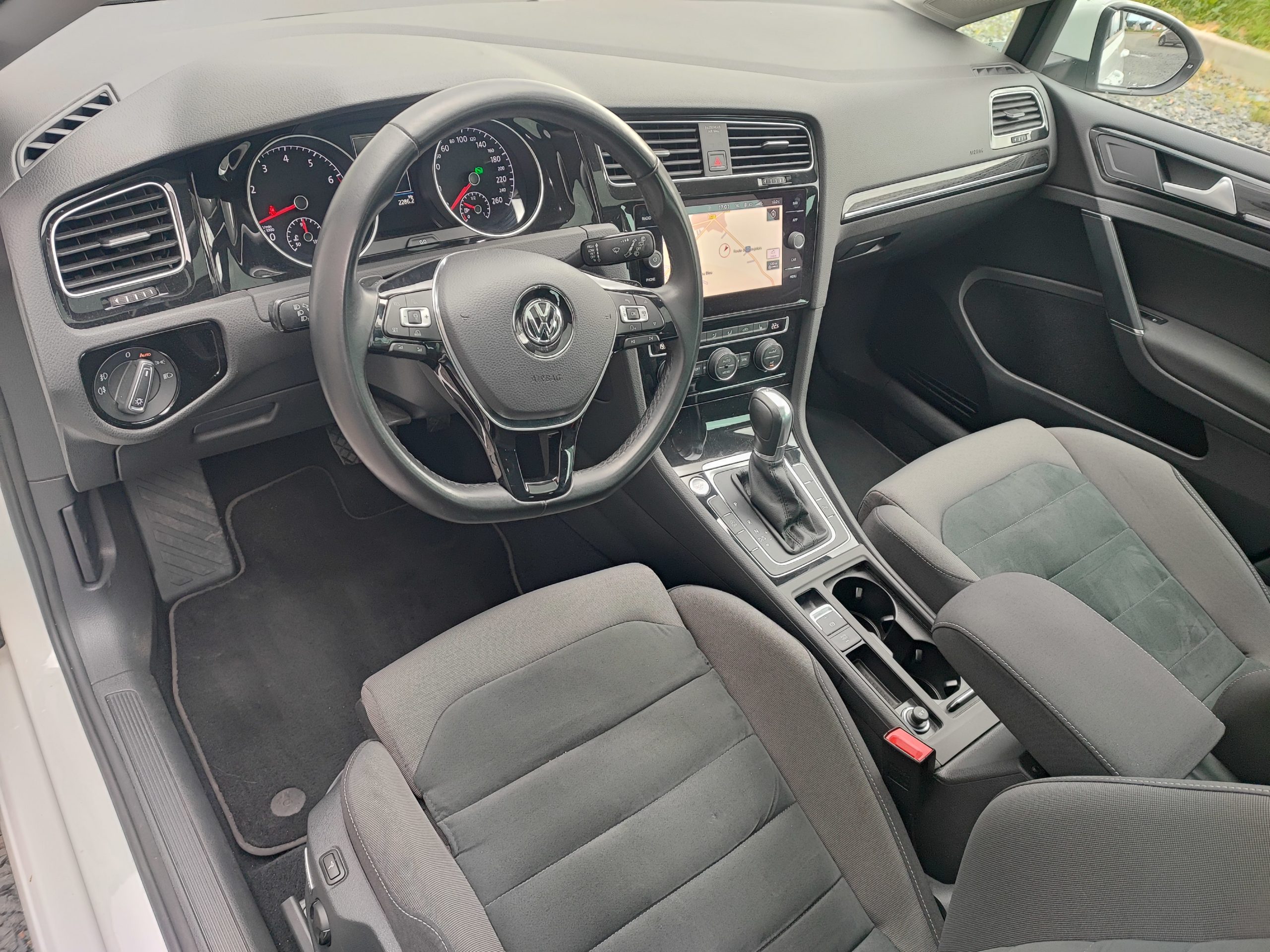 VOLKSWAGEN GOLF VII (2) 1.5 TSI EVO 150 BLUEMOTION TECHNOLOGY CARAT DSG7 5P