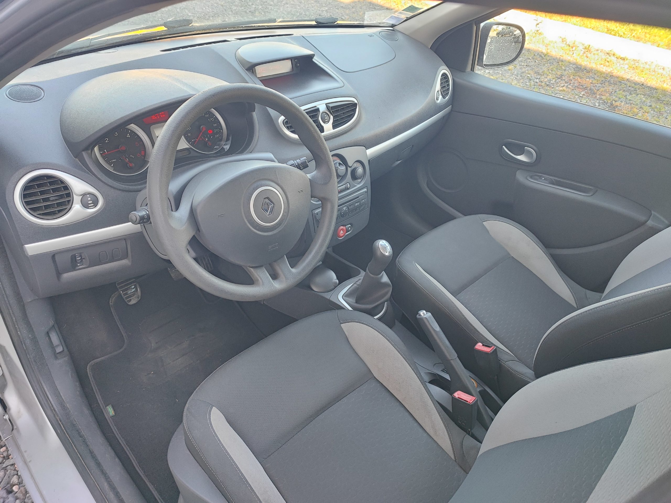 RENAULT CLIO III 1.5 DCI 75CH EXPRESSION CLIM 5P