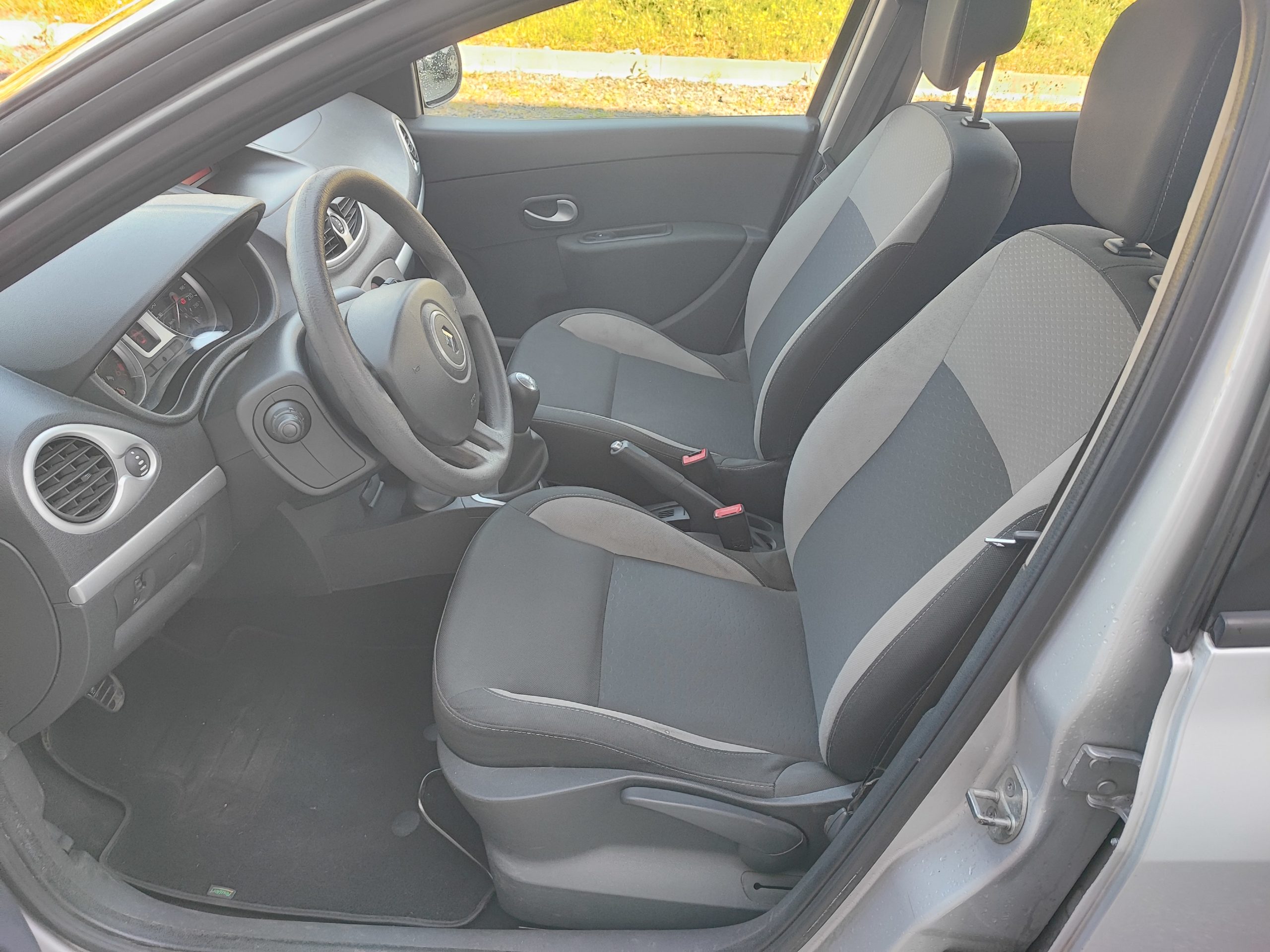 RENAULT CLIO III 1.5 DCI 75CH EXPRESSION CLIM 5P