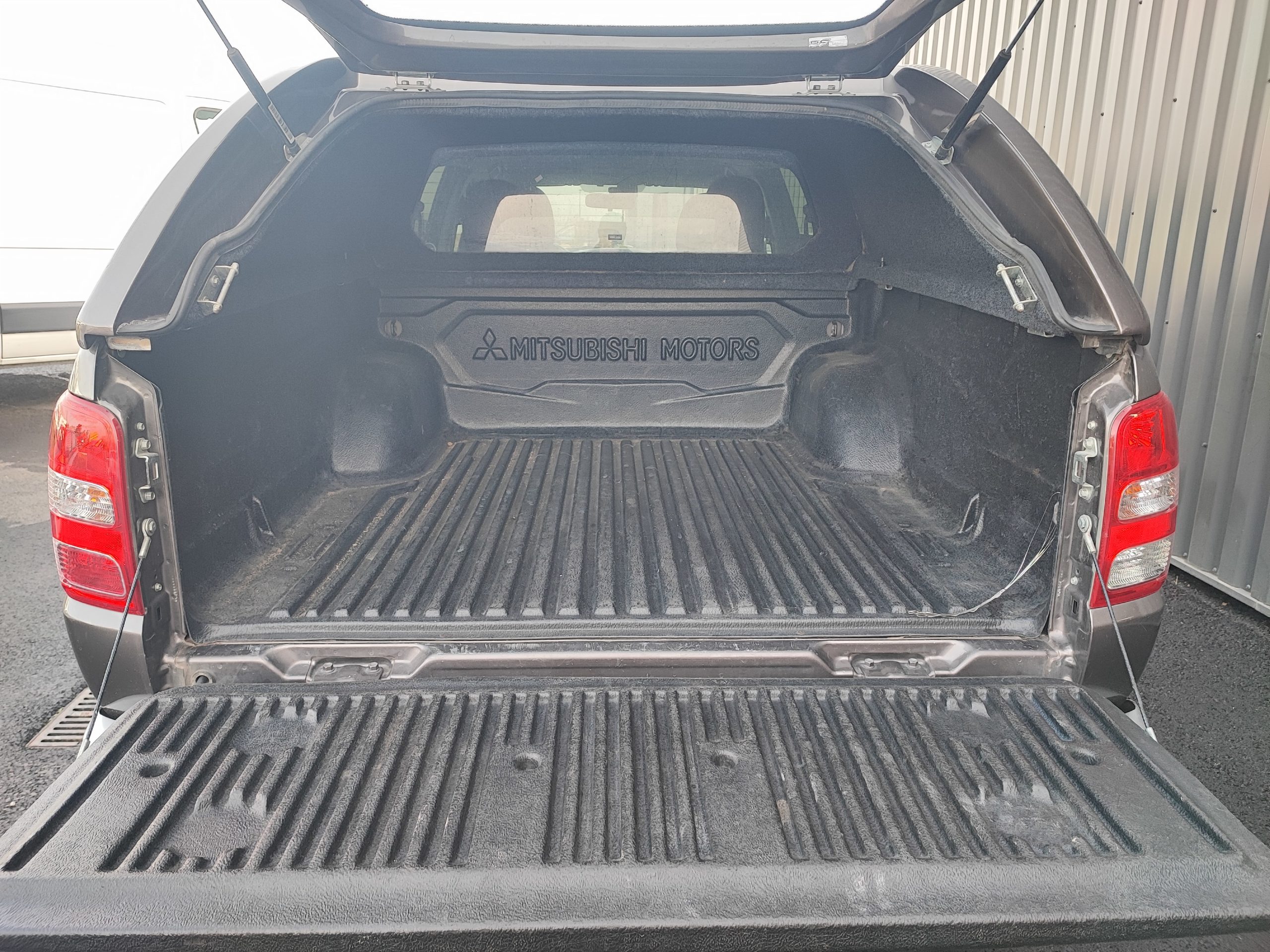 MITSUBISHI L200 III DOUBLE CABINE 2.4DI-D 181 INTENSE CONNECT