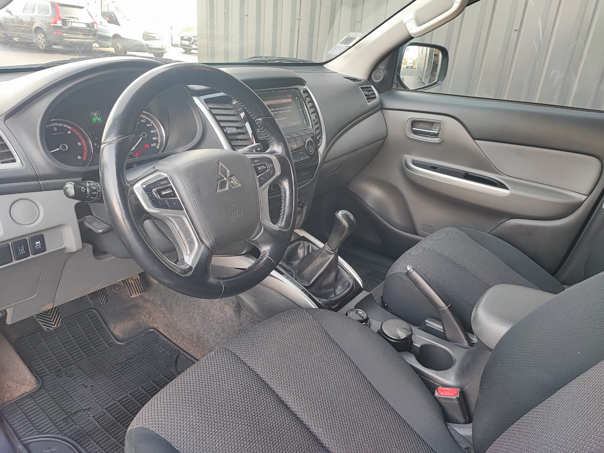 MITSUBISHI L200 III DOUBLE CABINE 2.4DI-D 181 INTENSE CONNECT