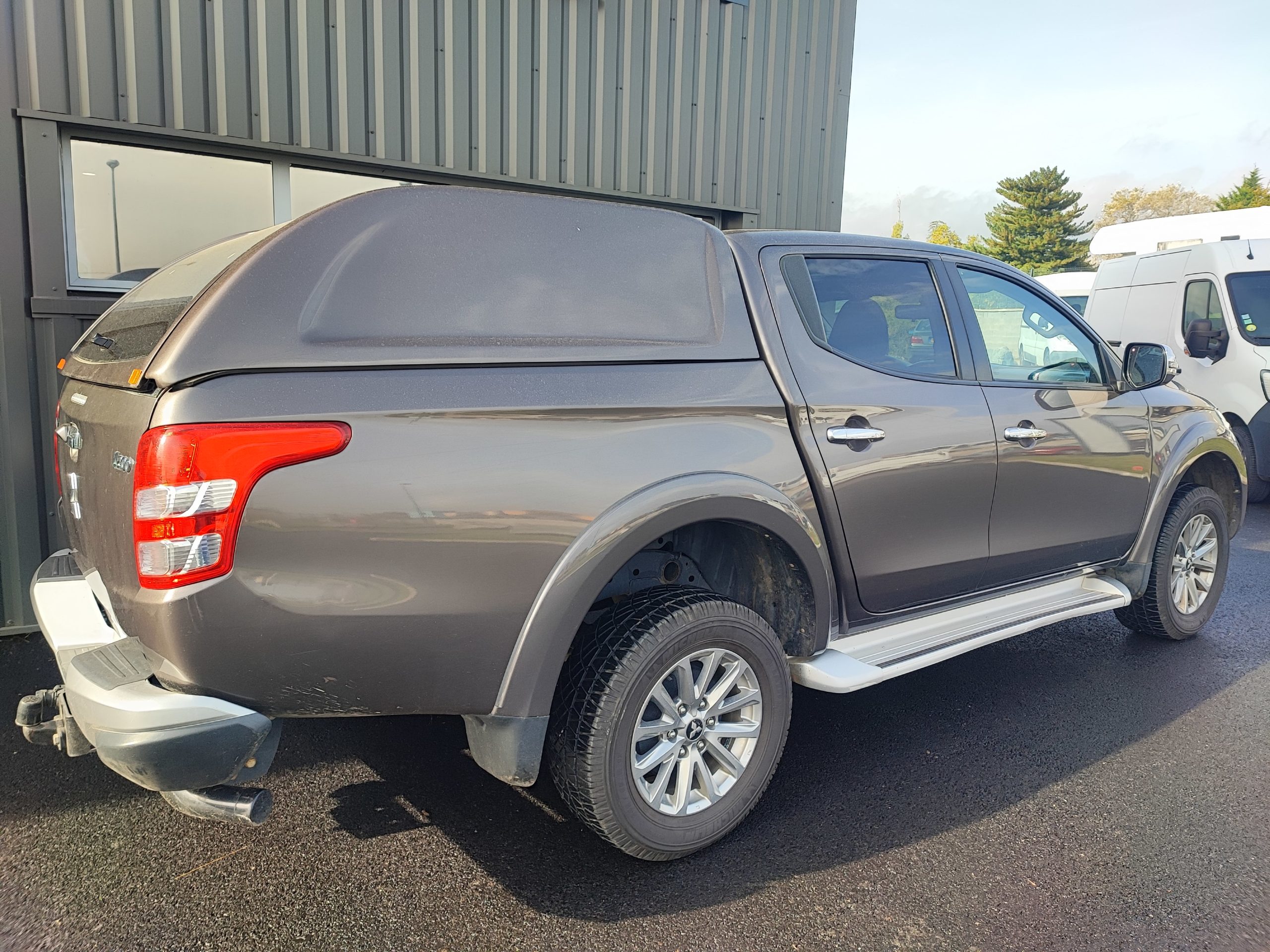 MITSUBISHI L200 III DOUBLE CABINE 2.4DI-D 181 INTENSE CONNECT