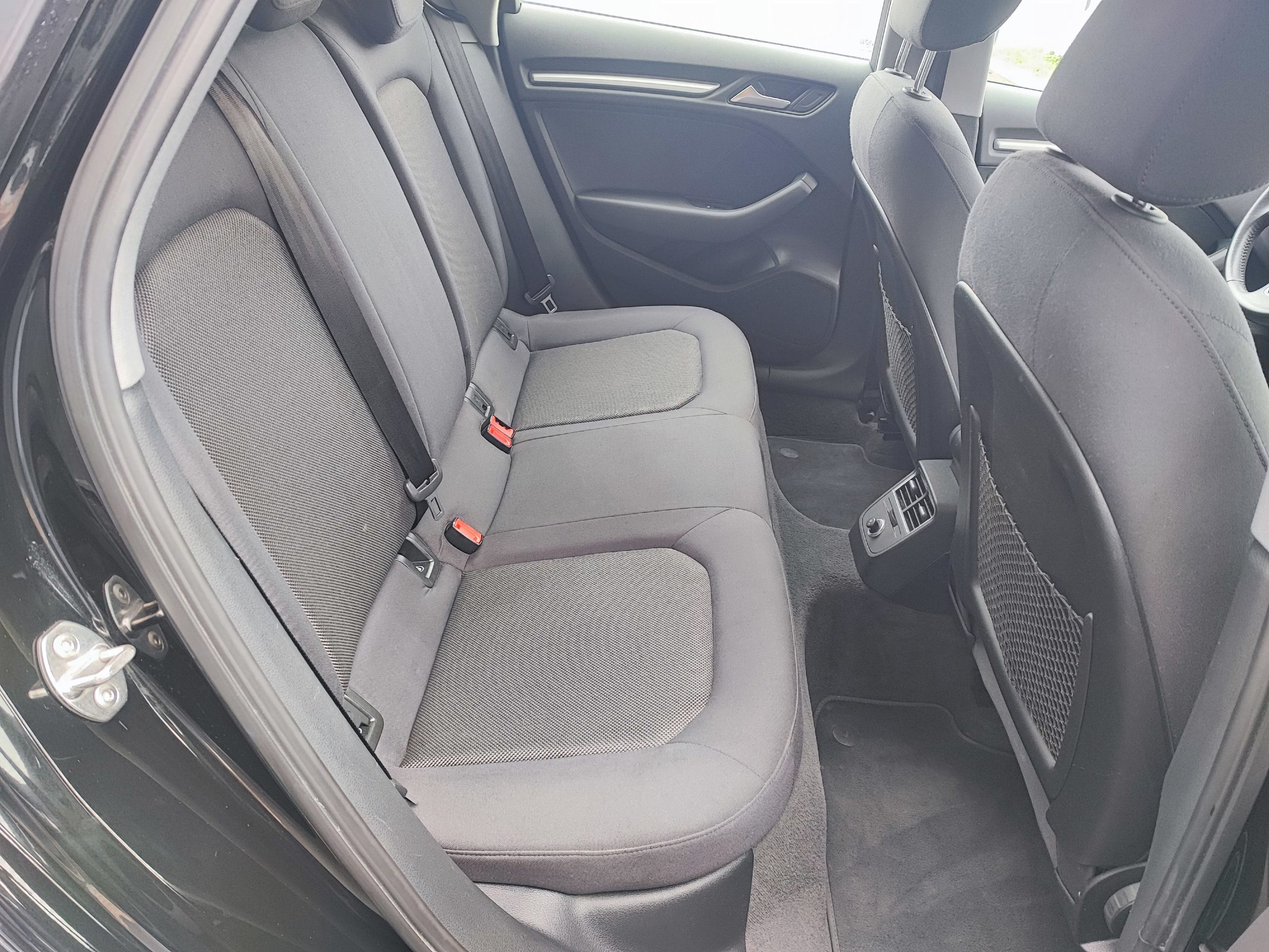 AUDI A3 III (2) SPORTBACK 30 TDI 116 BUSINESS LINE S TRONIC 7