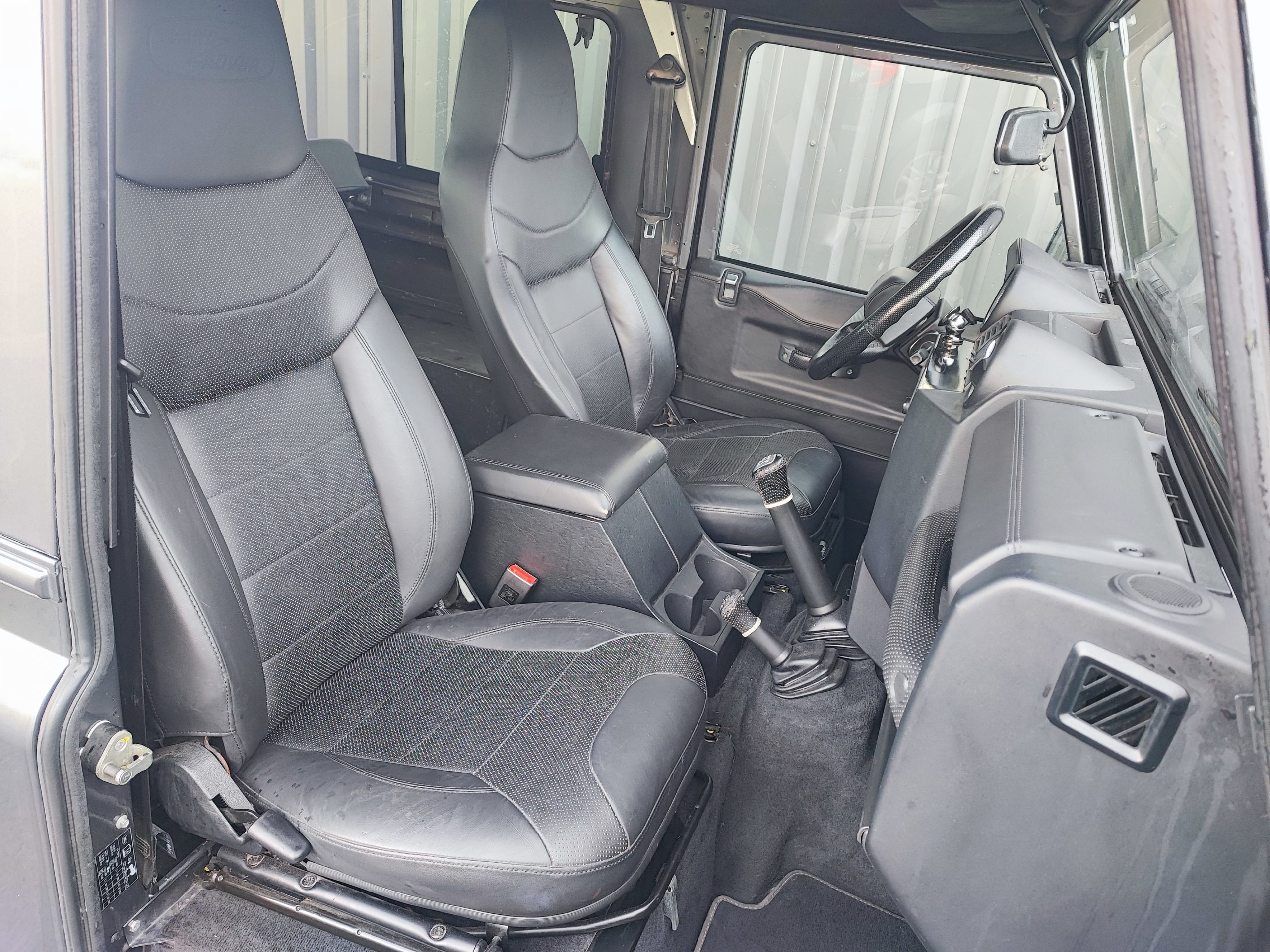 LAND ROVER DEFENDER III 90 HARD TOP ADVENTURE EDITION