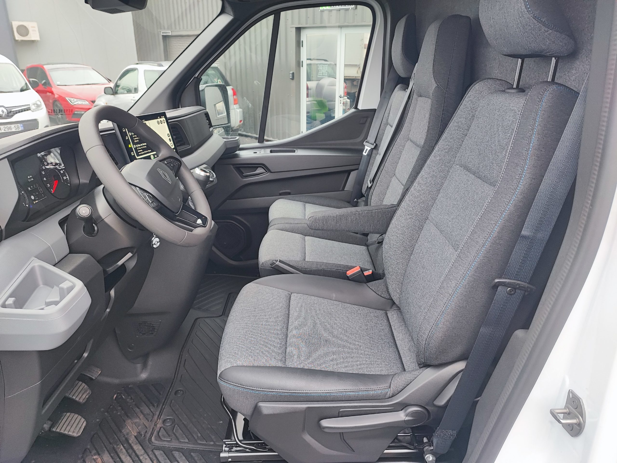 RENAULT MASTER NOUVEAU L2H2 3T5 BLUE DCI 170 EXTRA BVM6