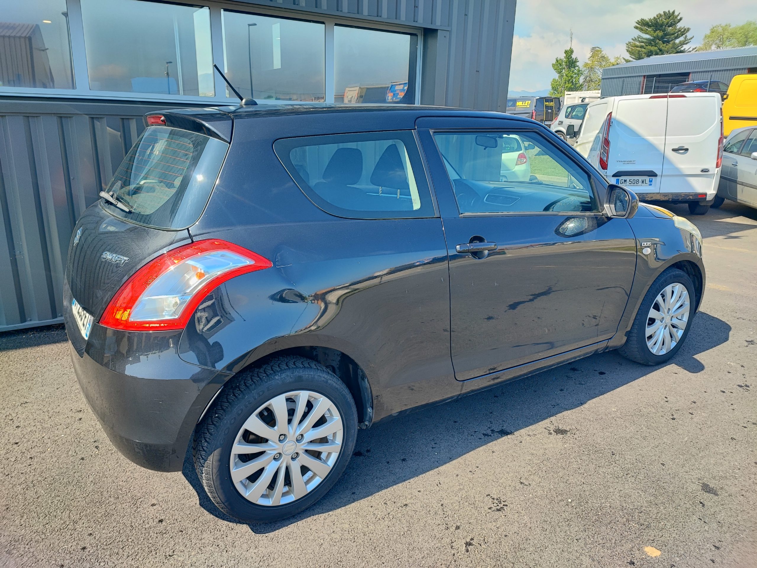 SUZUKI SWIFT III 1.3 DDiS 75CH GLX 3p