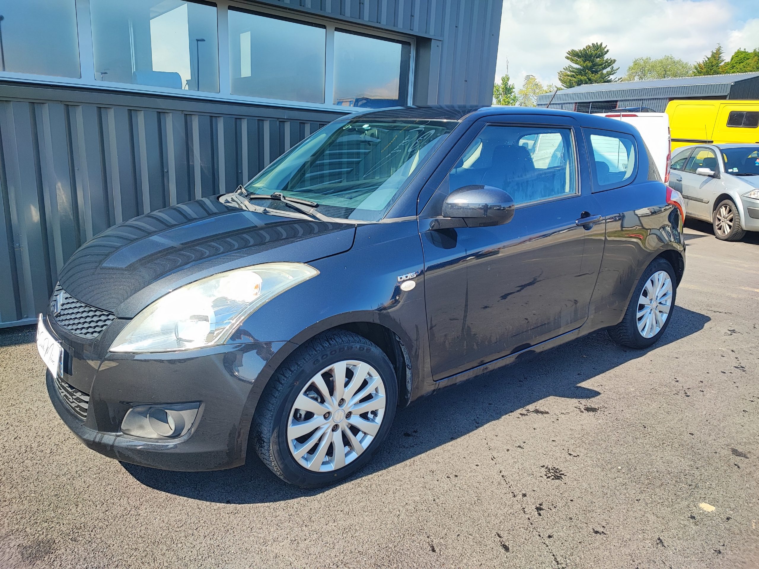 SUZUKI SWIFT III 1.3 DDiS 75CH GLX 3p