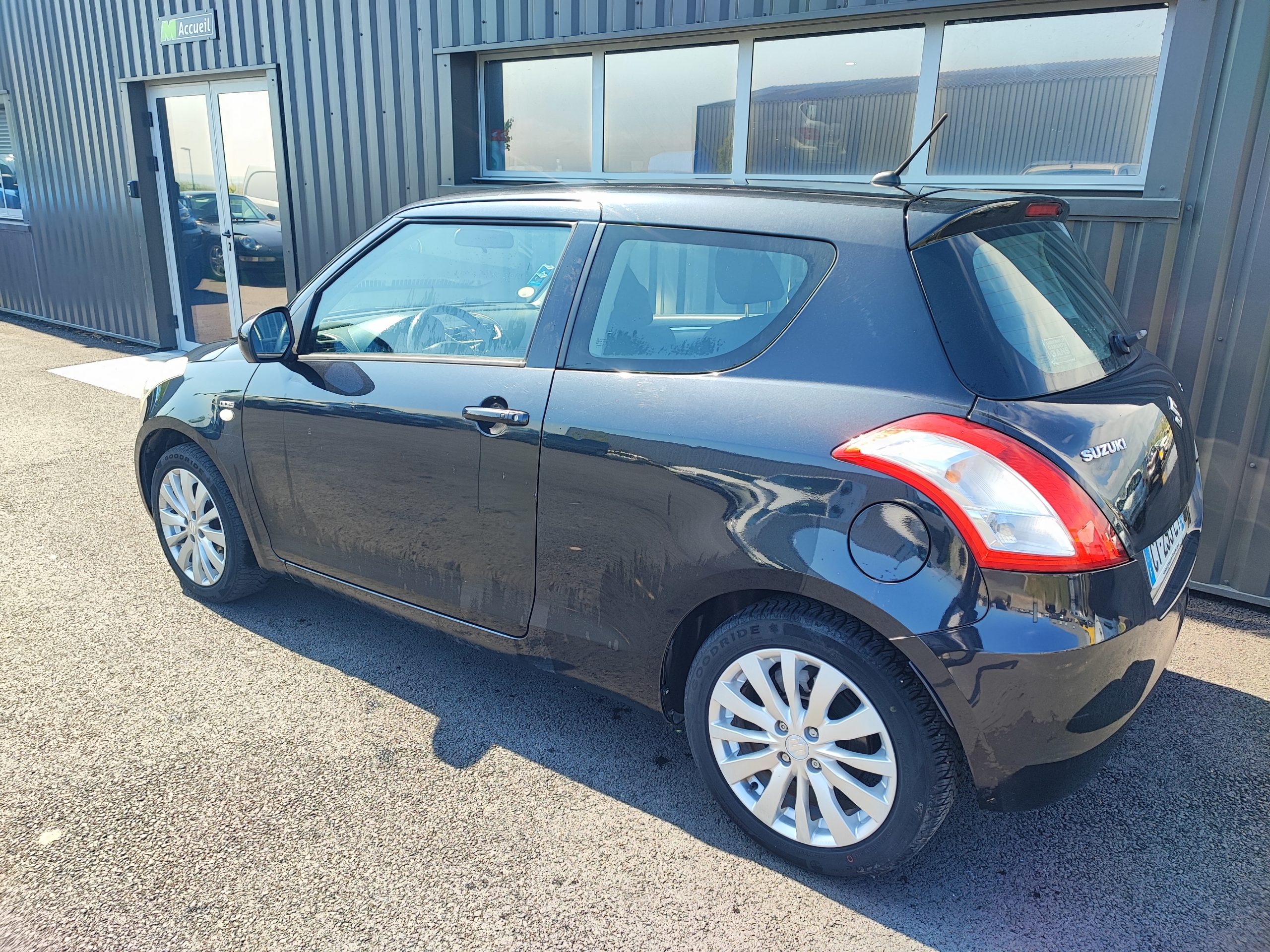 SUZUKI SWIFT III 1.3 DDiS 75CH GLX 3p