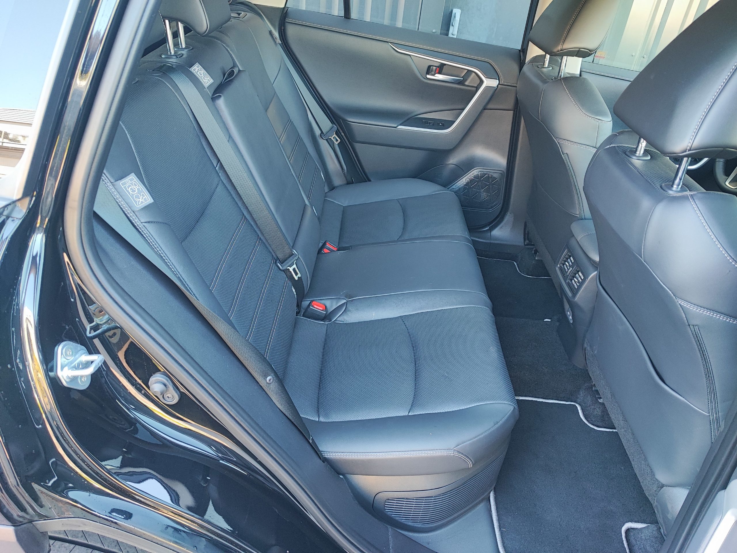 TOYOTA RAV4 2.5 Hybride 218ch LOUNGE 2WD