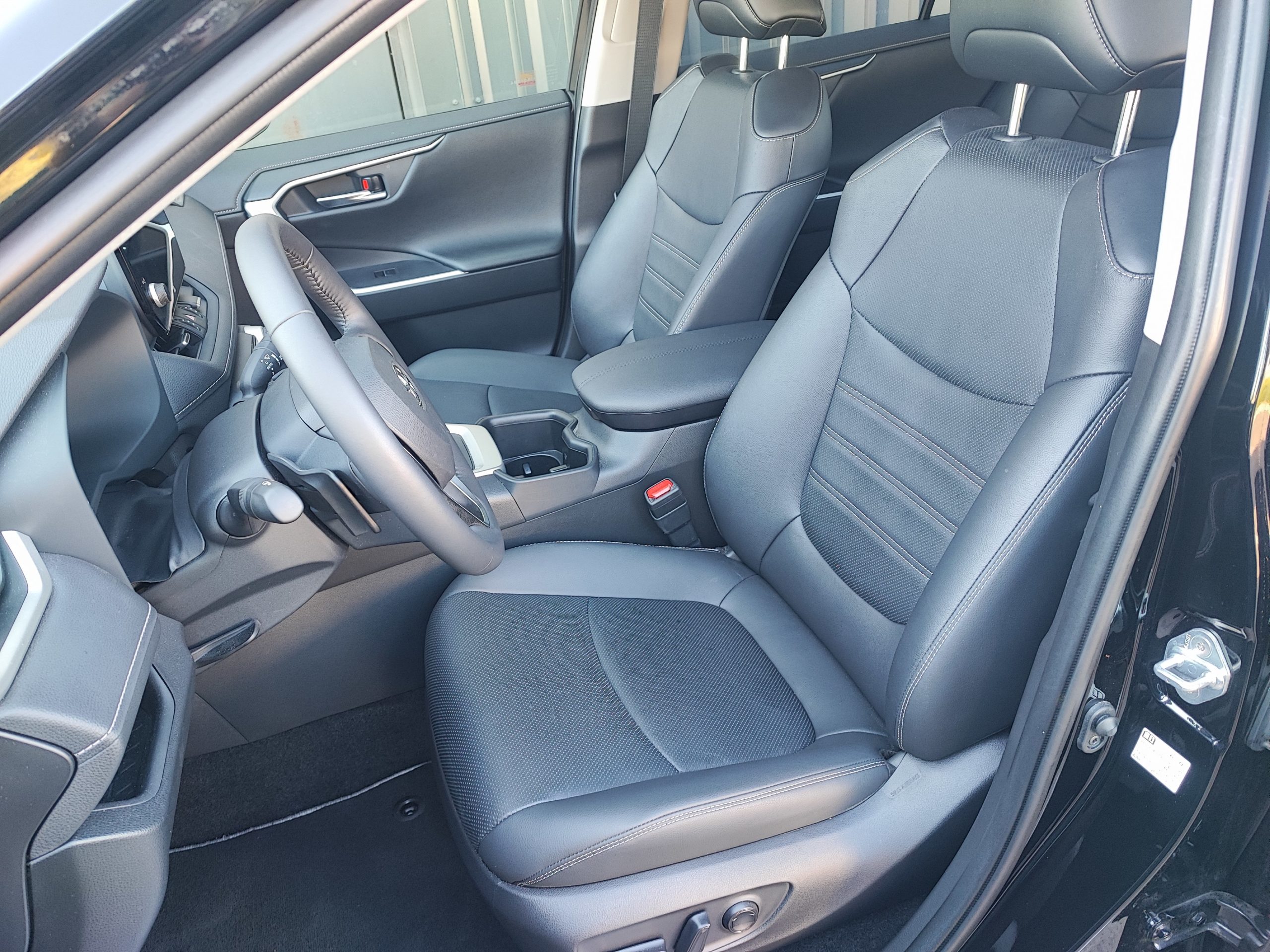 TOYOTA RAV4 2.5 Hybride 218ch LOUNGE 2WD