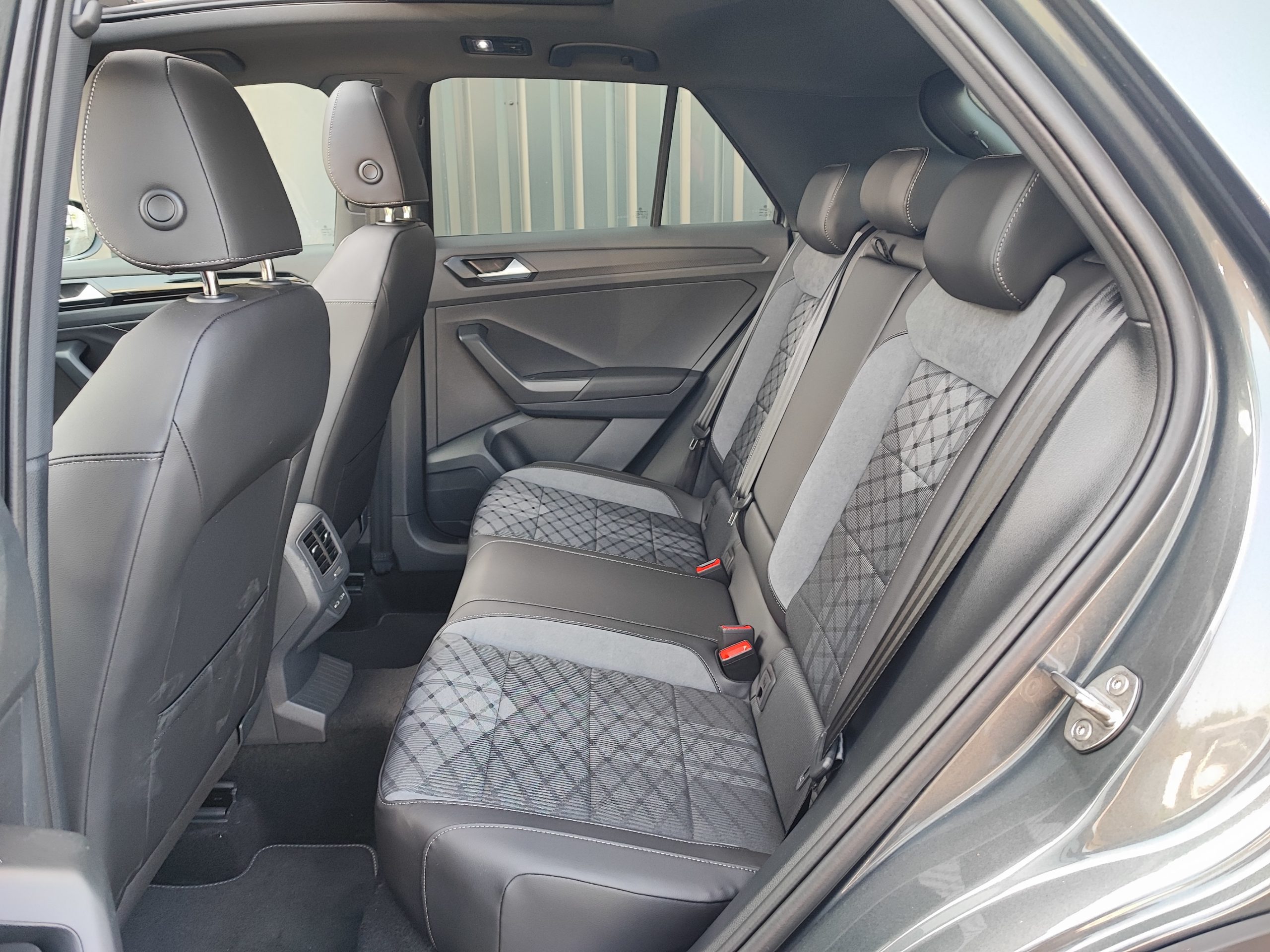 VOLKSWAGEN T-ROC (2) 1.5 TSI EVO2 150 START/STOP R-LINE EDITION DSG7