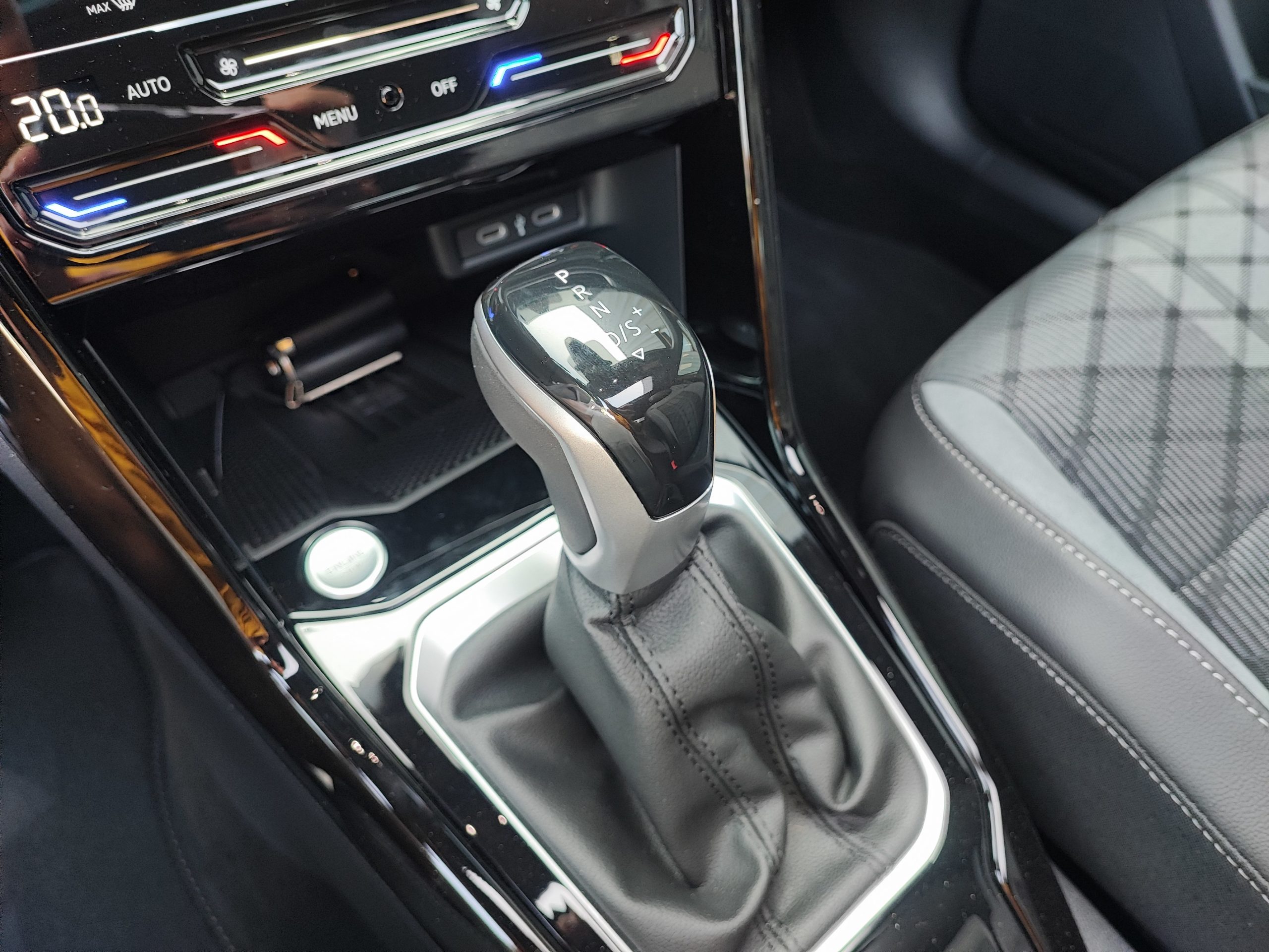 VOLKSWAGEN T-ROC (2) 1.5 TSI EVO2 150 START/STOP R-LINE EDITION DSG7