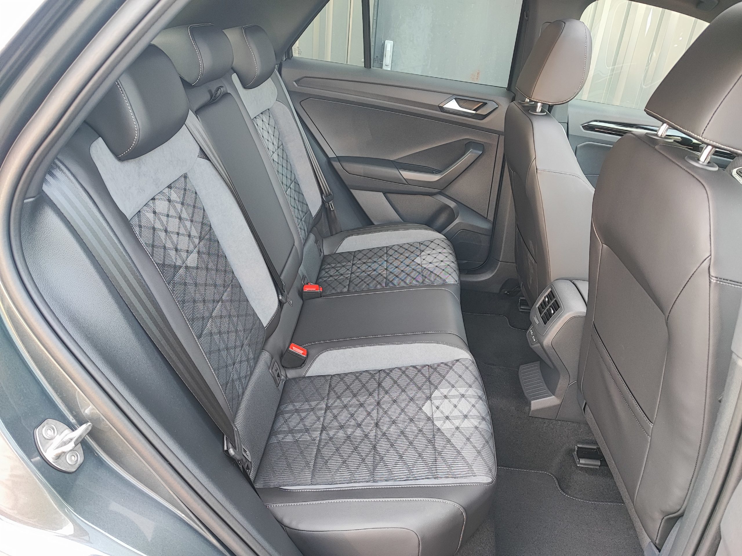 VOLKSWAGEN T-ROC (2) 1.5 TSI EVO2 150 START/STOP R-LINE EDITION DSG7