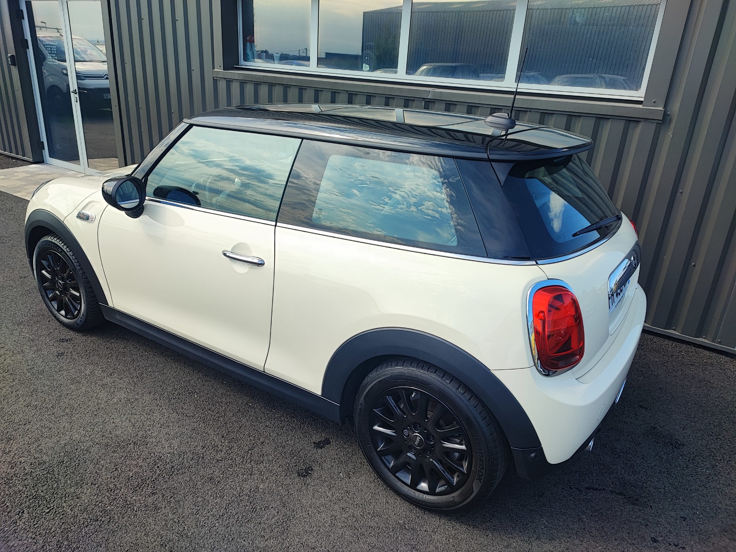 MINI MINI III (F56) 1.5 COOPER 136 EDITION GREENWICH BVA7