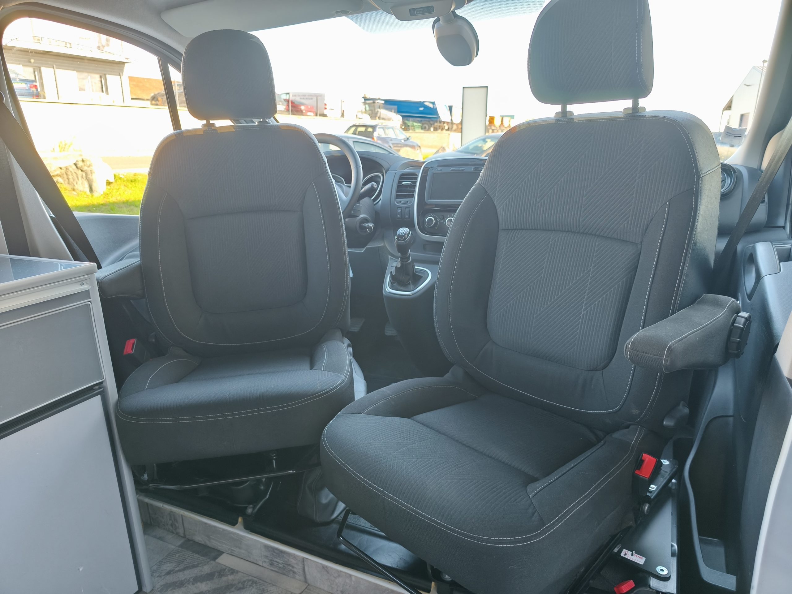 RENAULT TRAFIC 2.0 DCI 120CH BVM6 VAN AMENAGE TOIT RELEVABLE