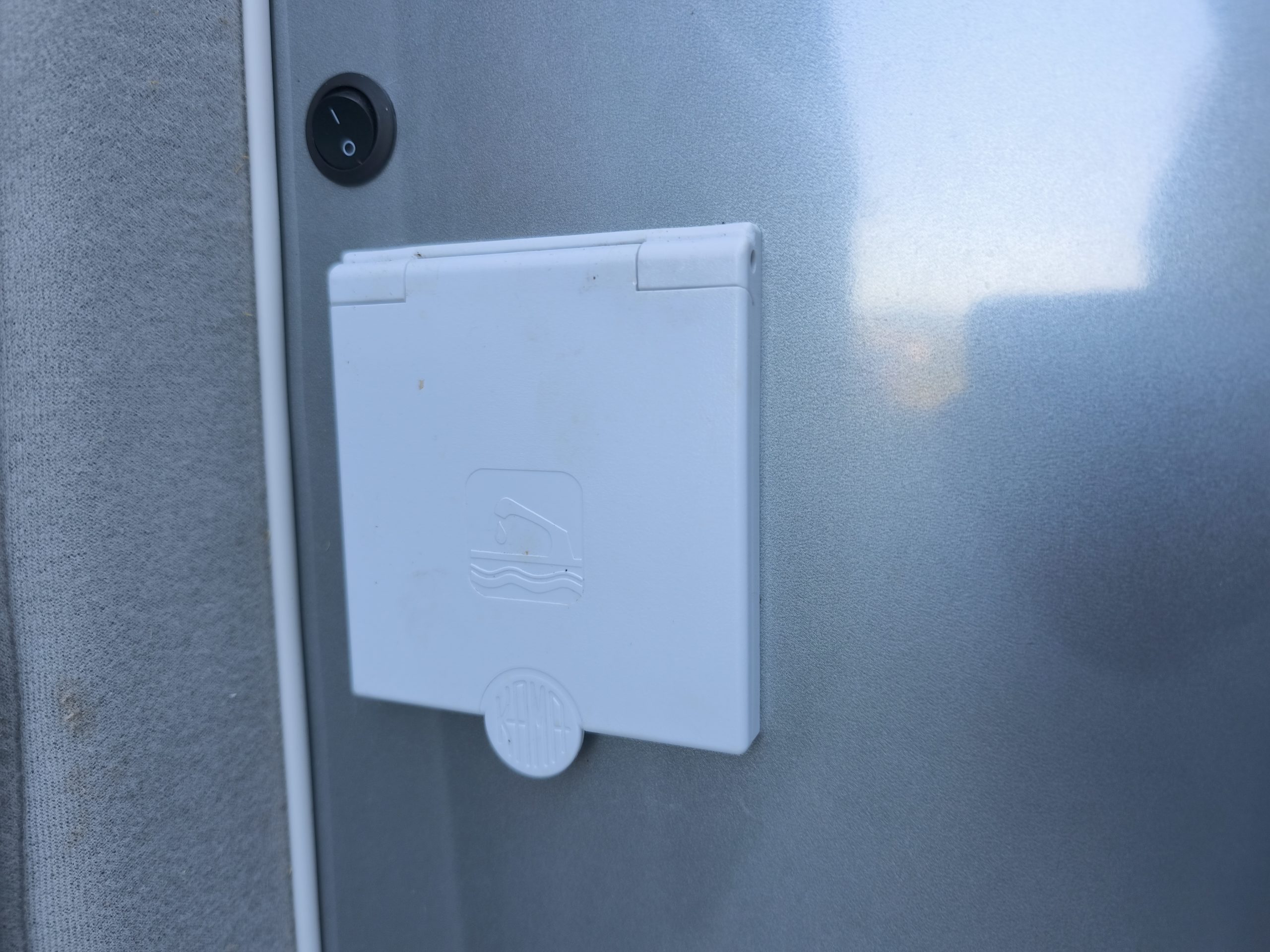 RENAULT TRAFIC 2.0 DCI 120CH BVM6 VAN AMENAGE TOIT RELEVABLE