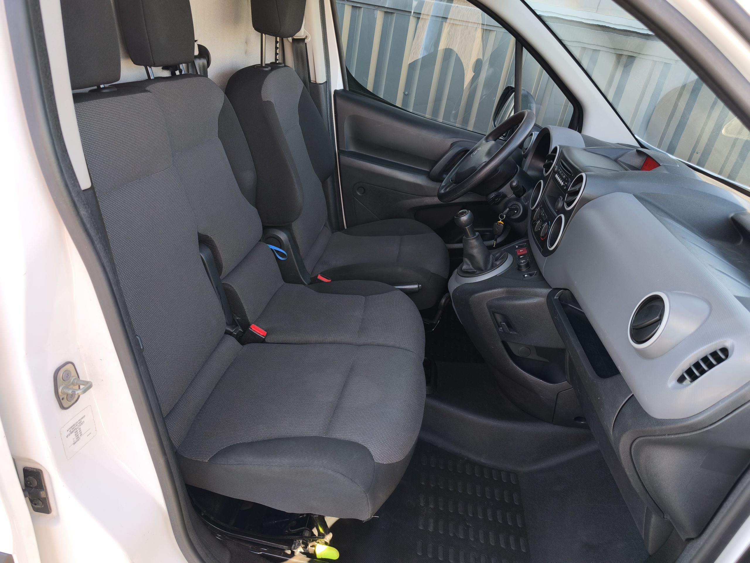 PEUGEOT PARTNER 1.6 BLEUHDI 100CH ACTIVE BVM5