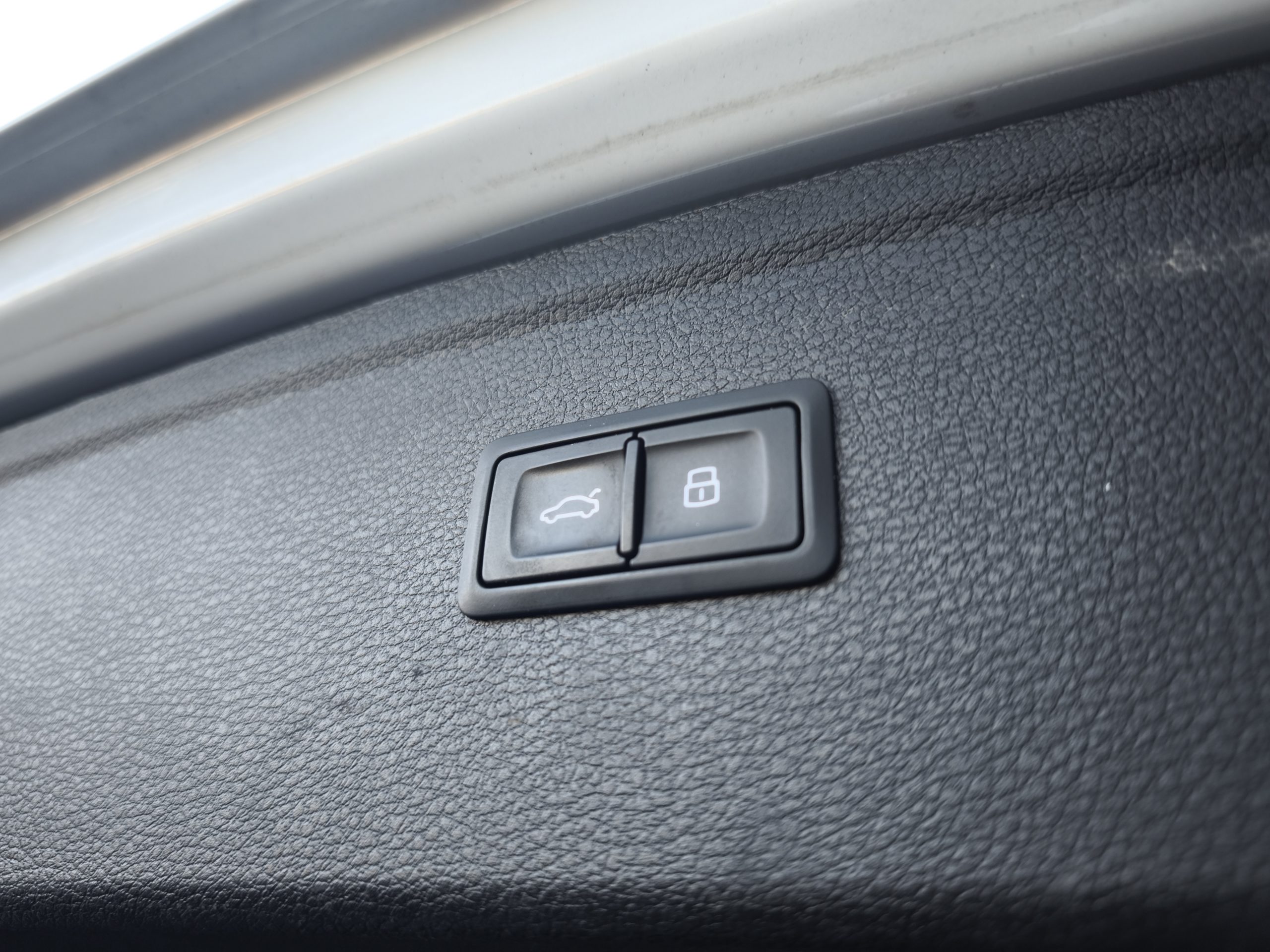 AUDI Q5 II (2) 55 TFSIE 367 S LINE QUATTRO S TRONIC 7