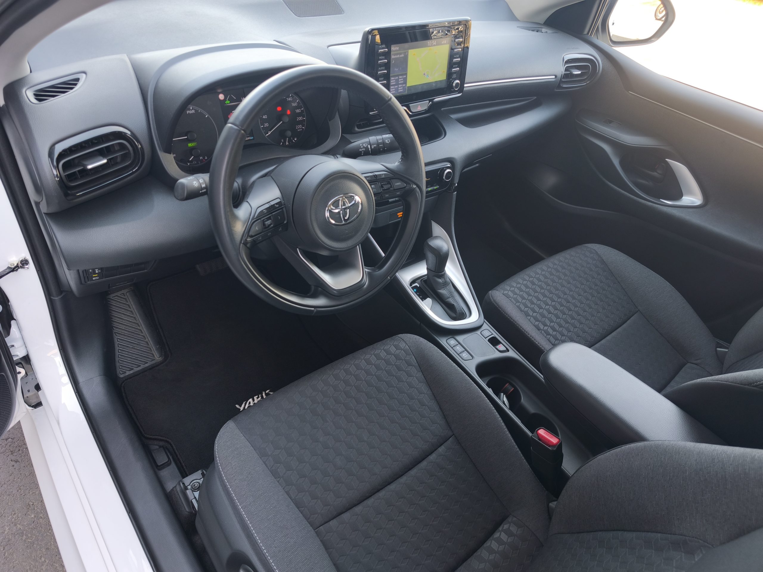 TOYOTA YARIS IV 116h DYNAMIC BUSINESS 5P