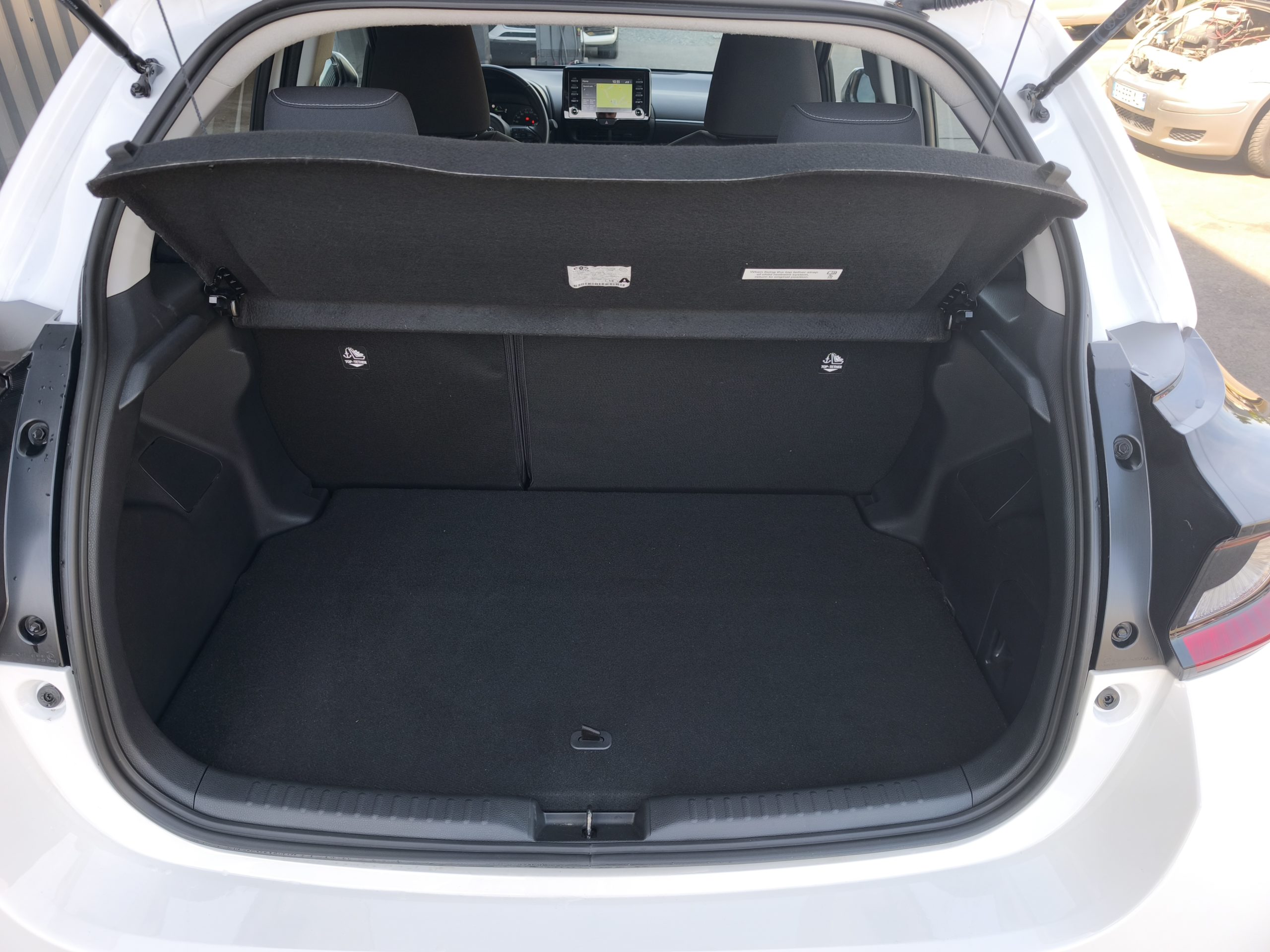 TOYOTA YARIS IV 116h DYNAMIC BUSINESS 5P