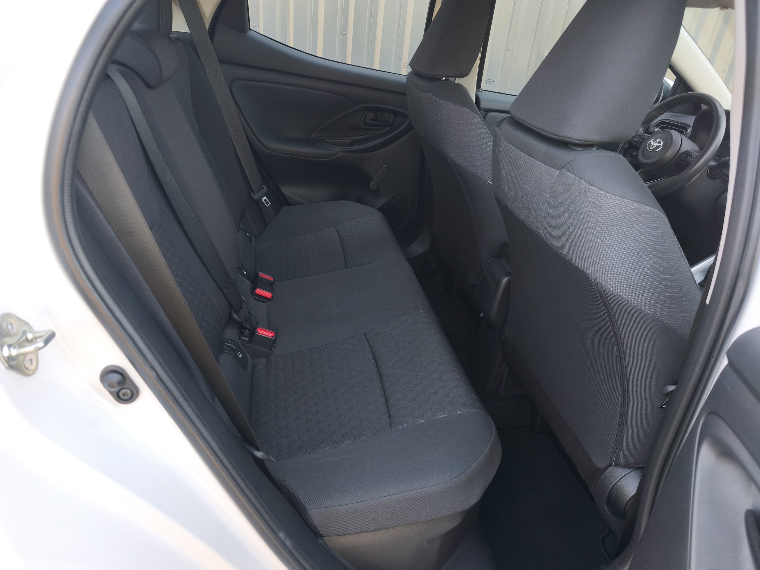 TOYOTA YARIS IV 116h DYNAMIC BUSINESS 5P