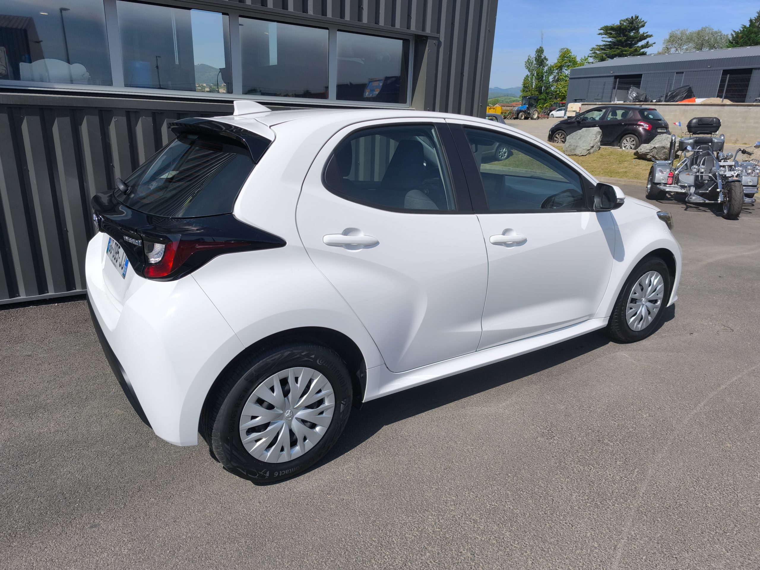 TOYOTA YARIS IV 116h DYNAMIC BUSINESS 5P