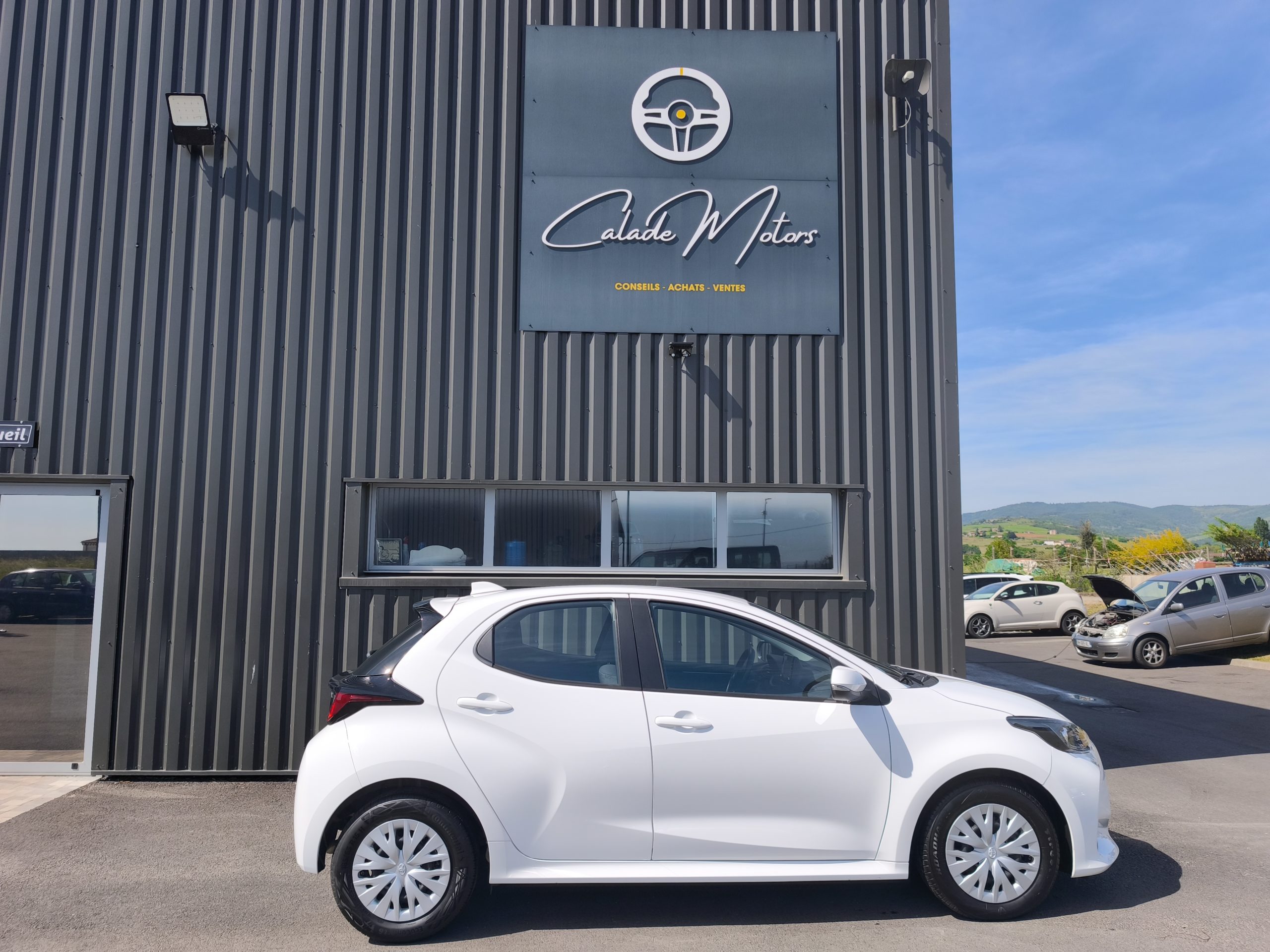 TOYOTA YARIS IV 116h DYNAMIC BUSINESS 5P