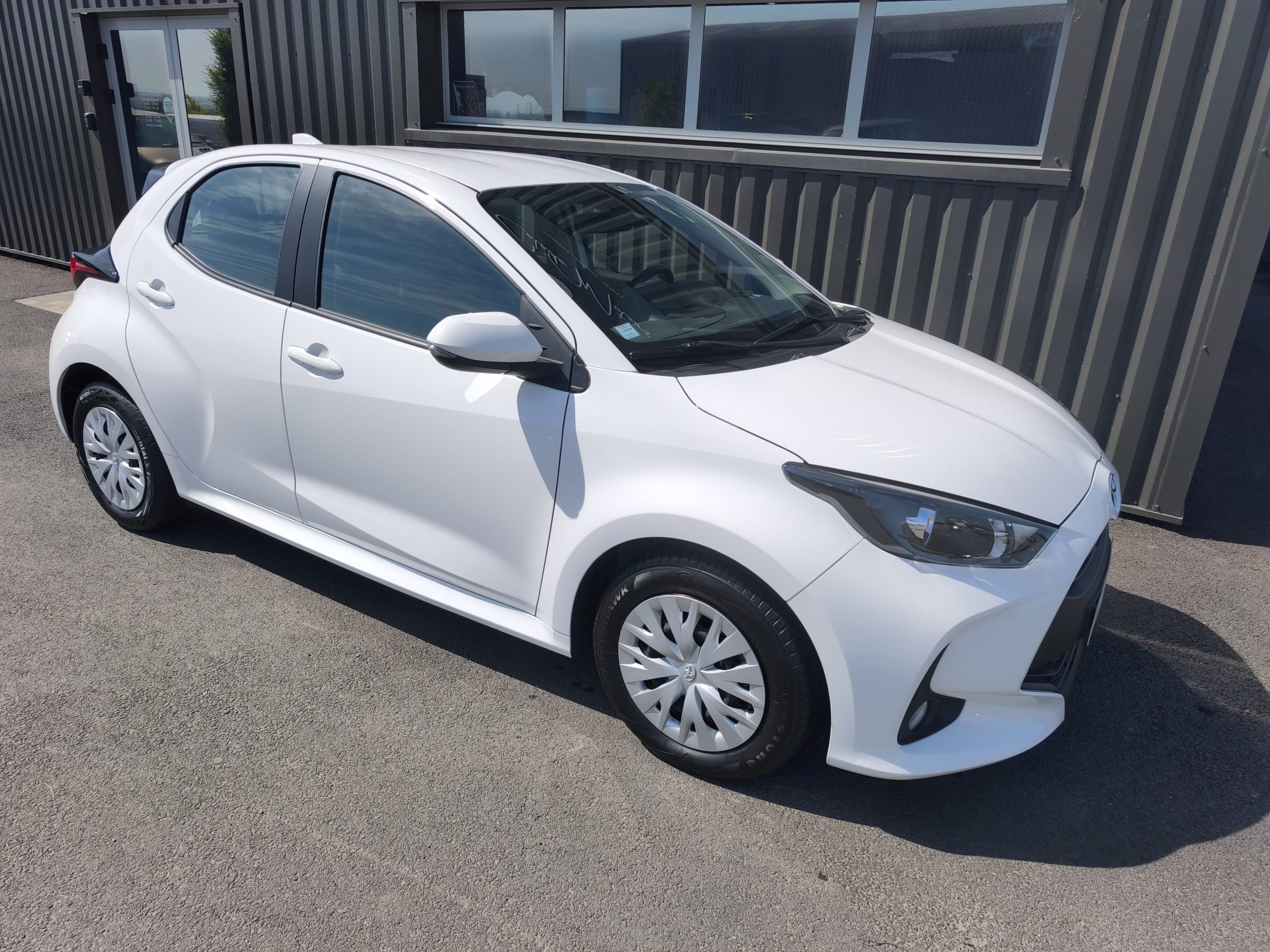 TOYOTA YARIS IV 116h DYNAMIC BUSINESS 5P