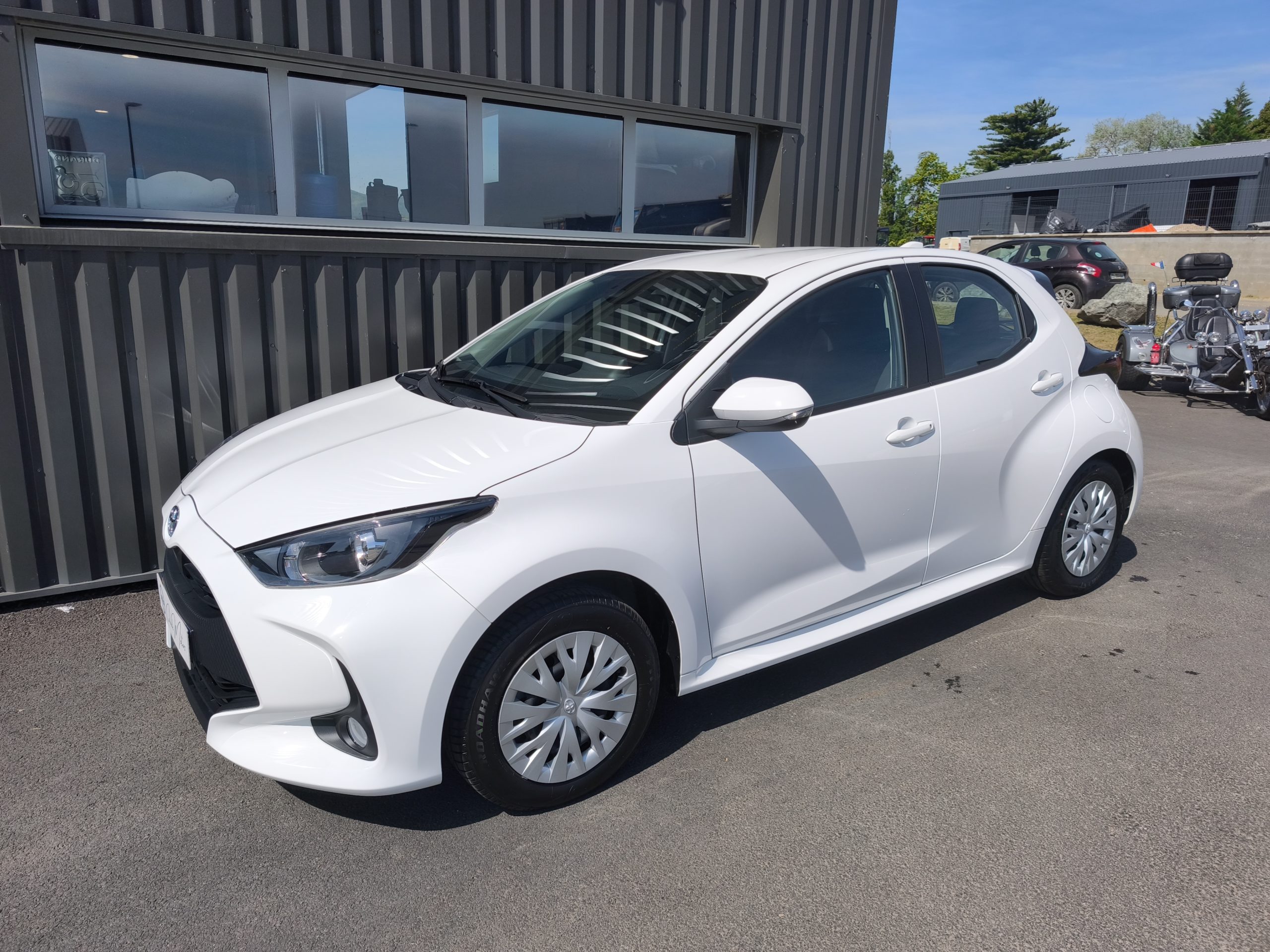 TOYOTA YARIS IV 116h DYNAMIC BUSINESS 5P