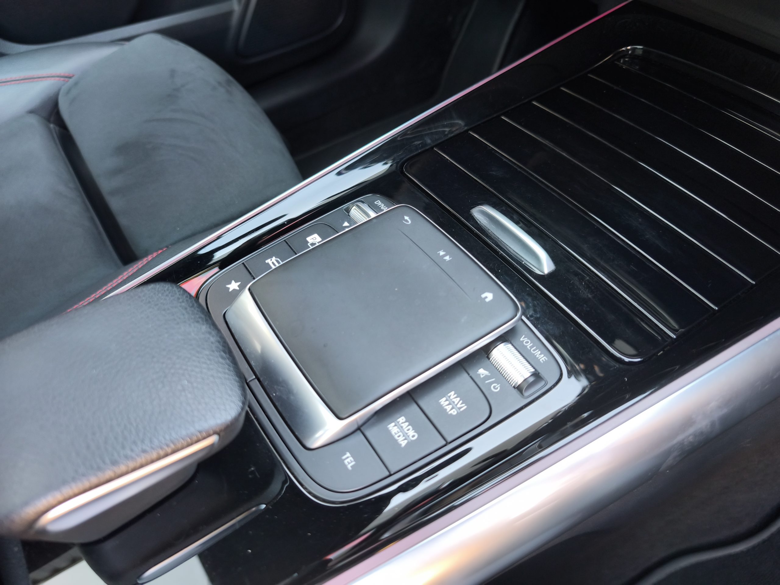 MERCEDES GLA II (2) 200 D 150 AMG LINE 8G-DCT