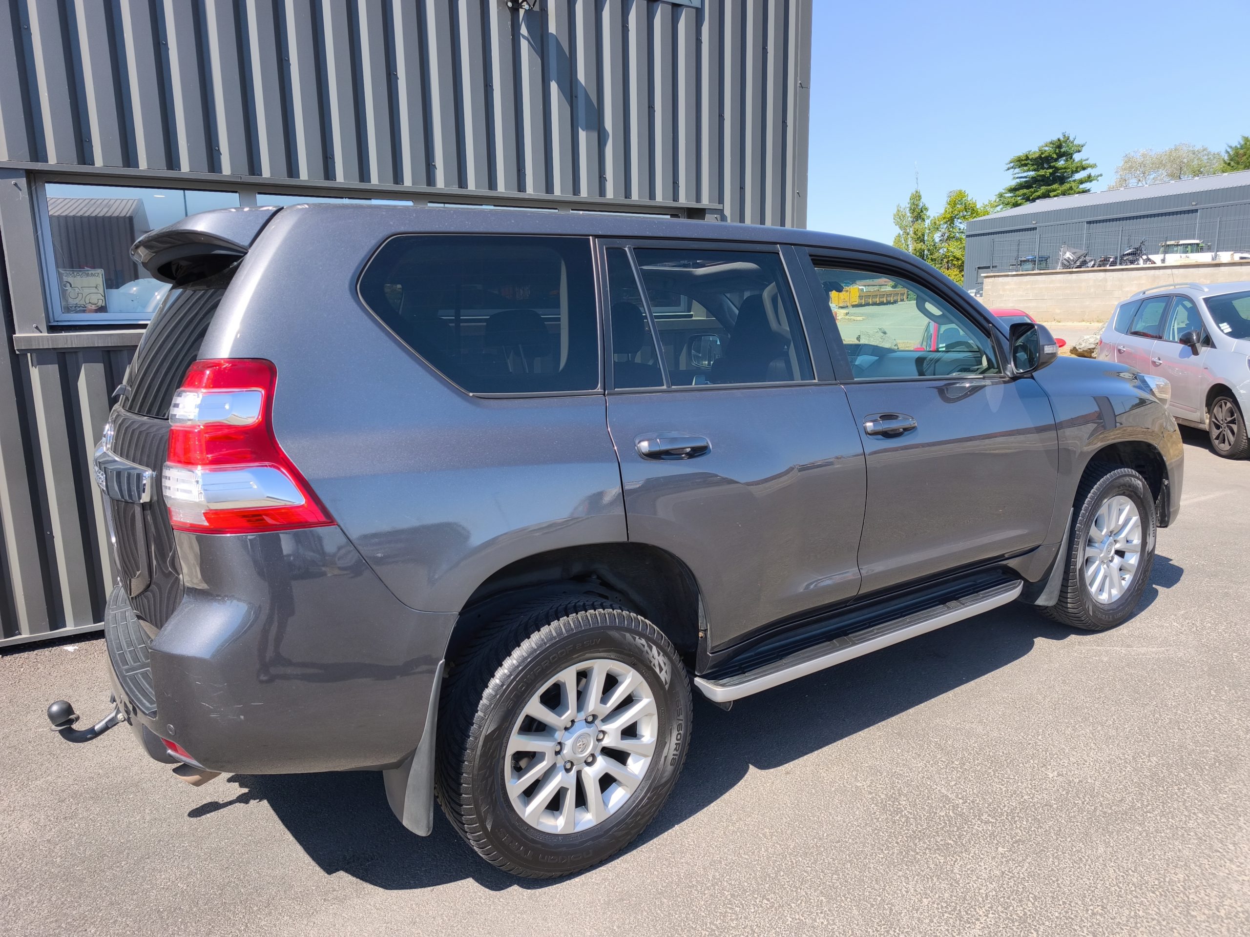 TOYOTA LAND CRUISER (KDJ150) 177 D-4D LOUNGE BVA 5P