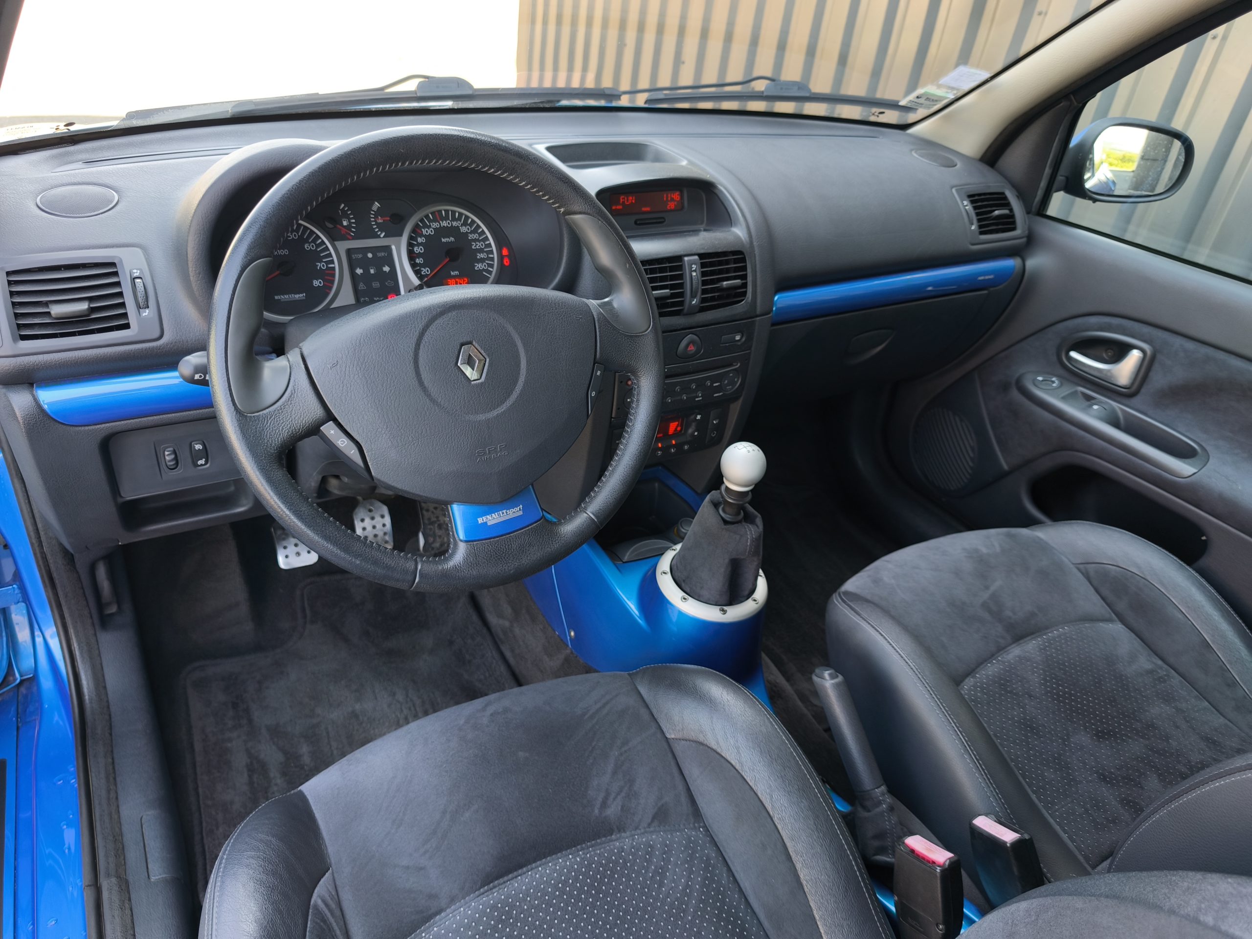 RENAULT CLIO V6 PHASE II 255CH 3P