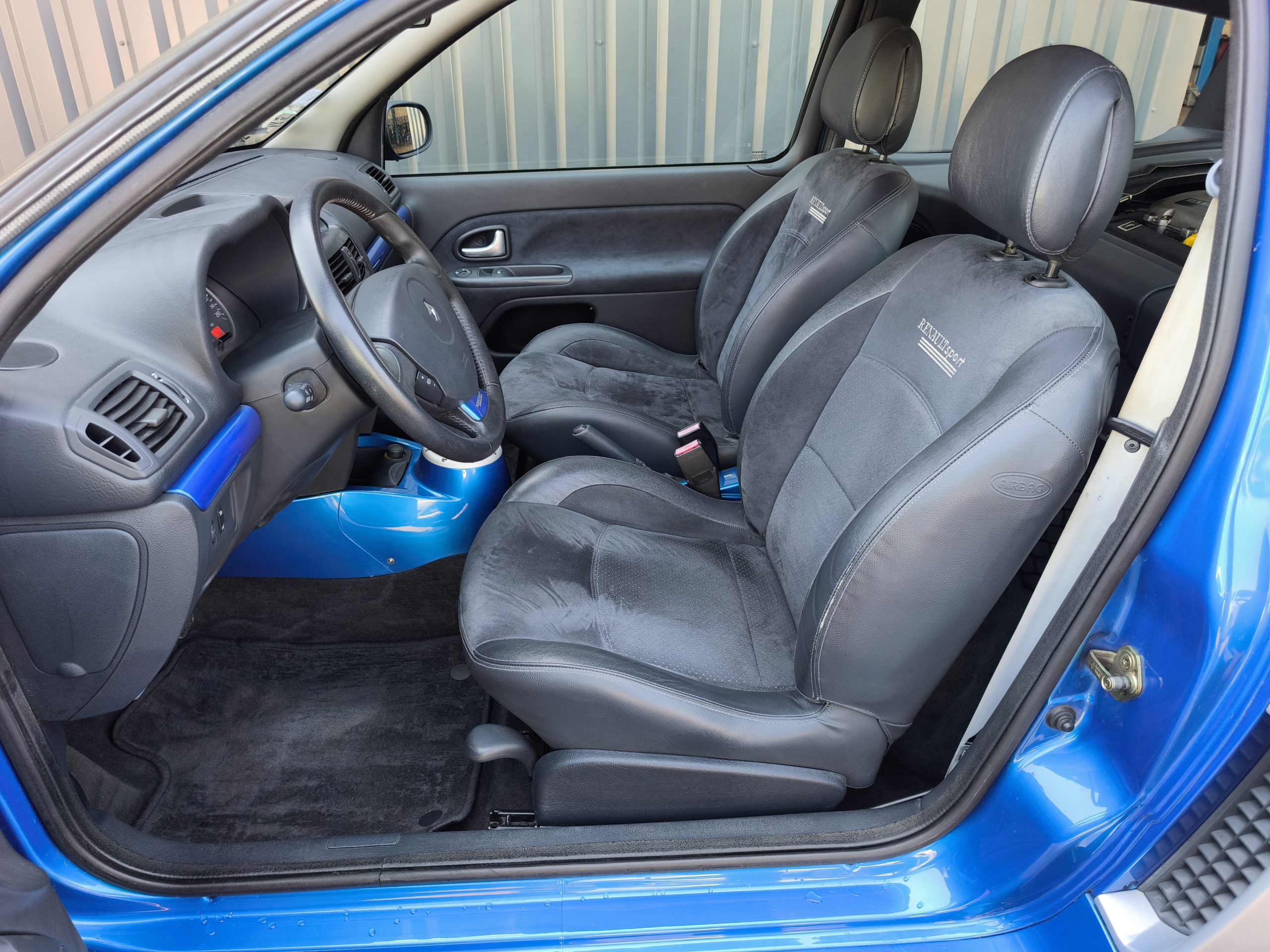 RENAULT CLIO V6 PHASE II 255CH 3P