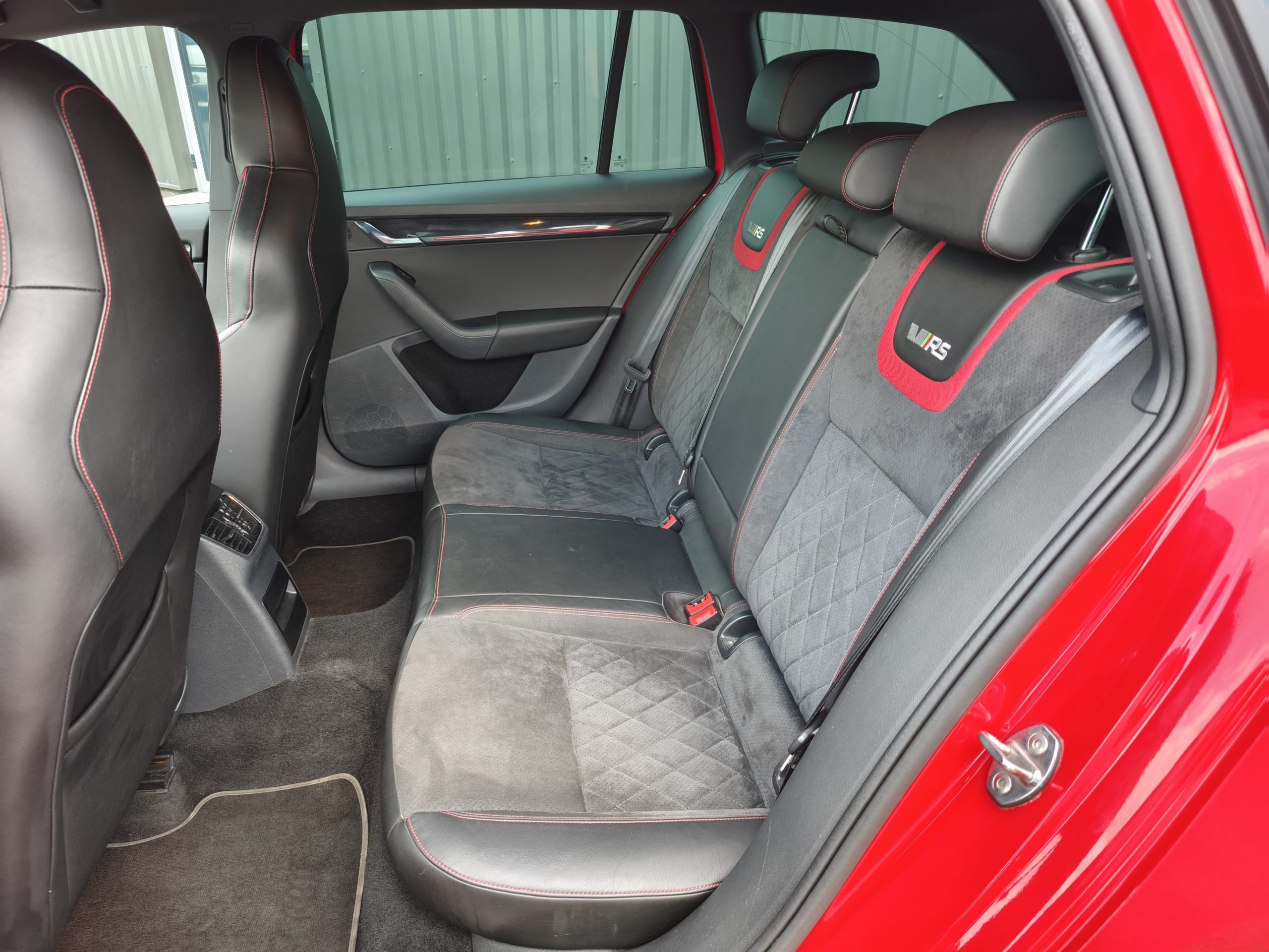 SKODA OCTAVIA III (2) COMBI 2.0 TDI 184 4X4 RS DSG7