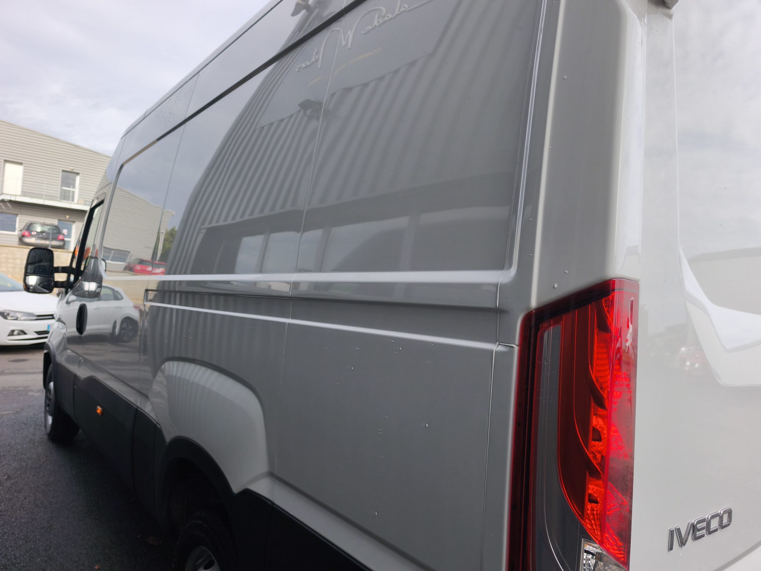 IVECO DAILY V FOURGON 35S18 180CH HI-MATIC L3 BVA