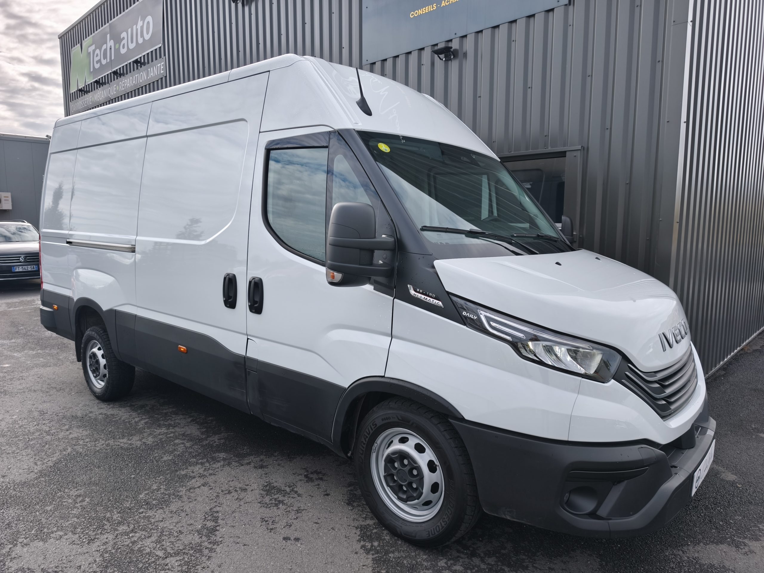 IVECO DAILY V FOURGON 35S18 180CH HI-MATIC L3 BVA