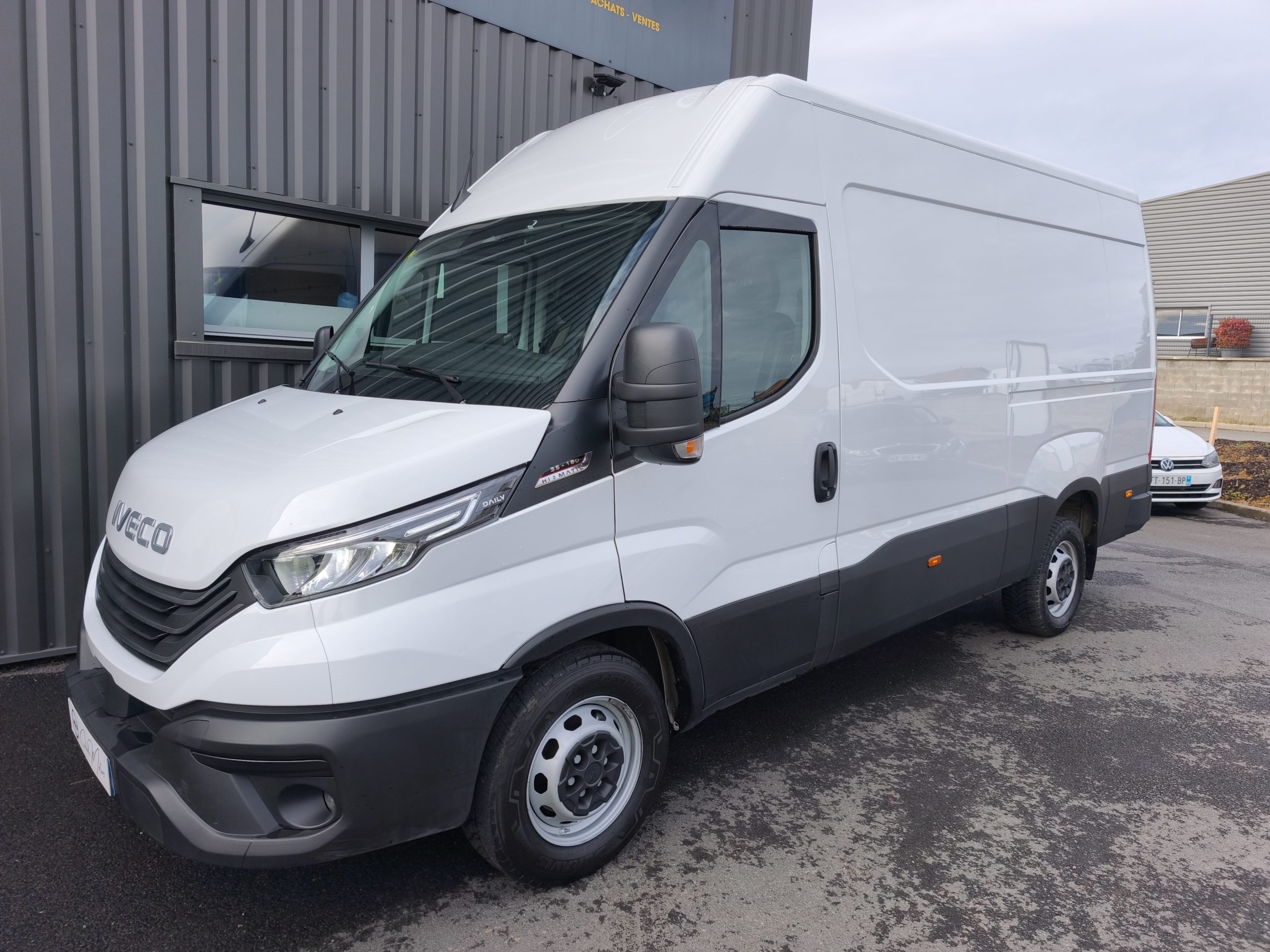 IVECO DAILY V FOURGON 35S18 180CH HI-MATIC L3 BVA