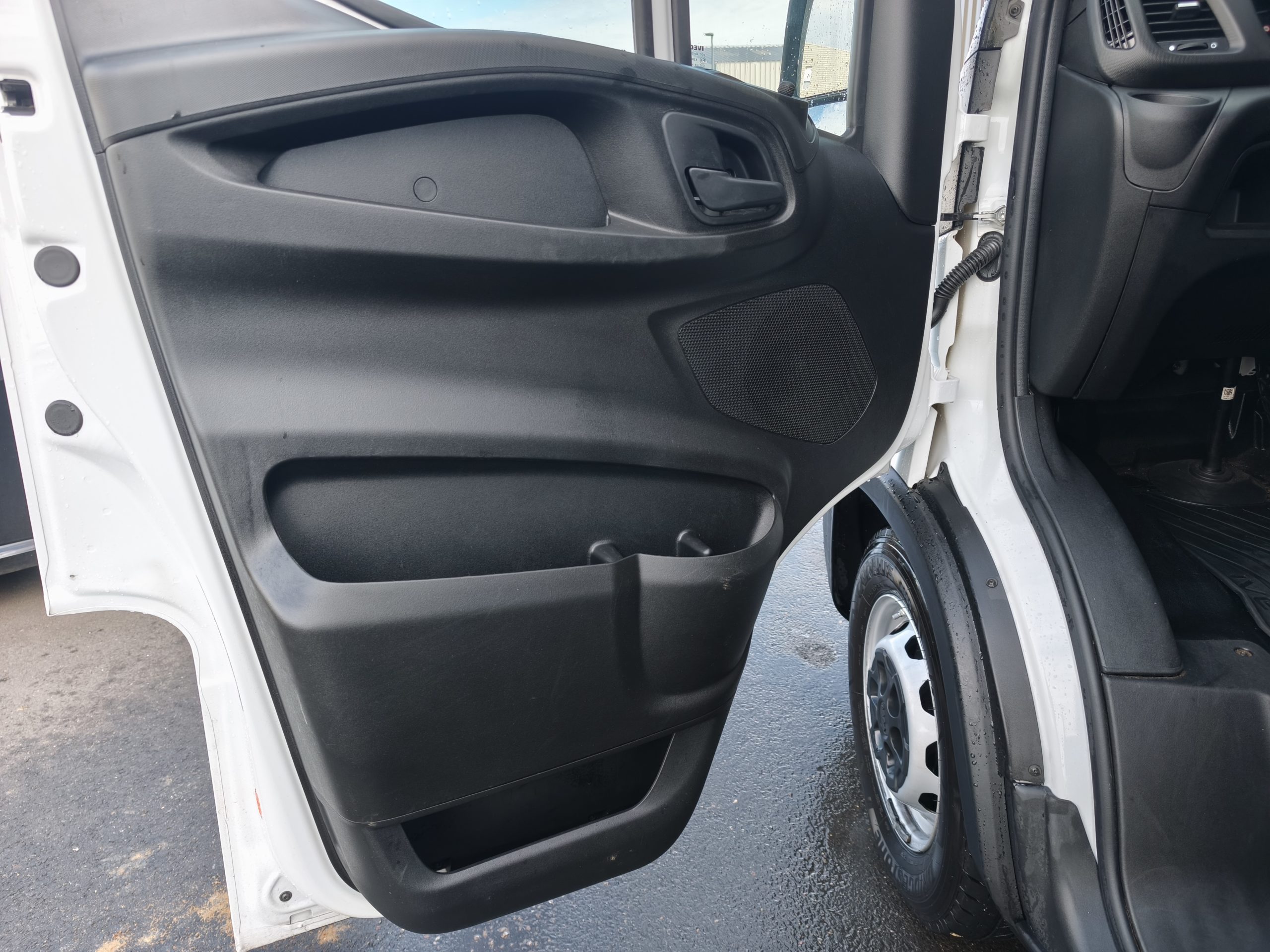 IVECO DAILY V FOURGON 35S18 180CH HI-MATIC L3 BVA