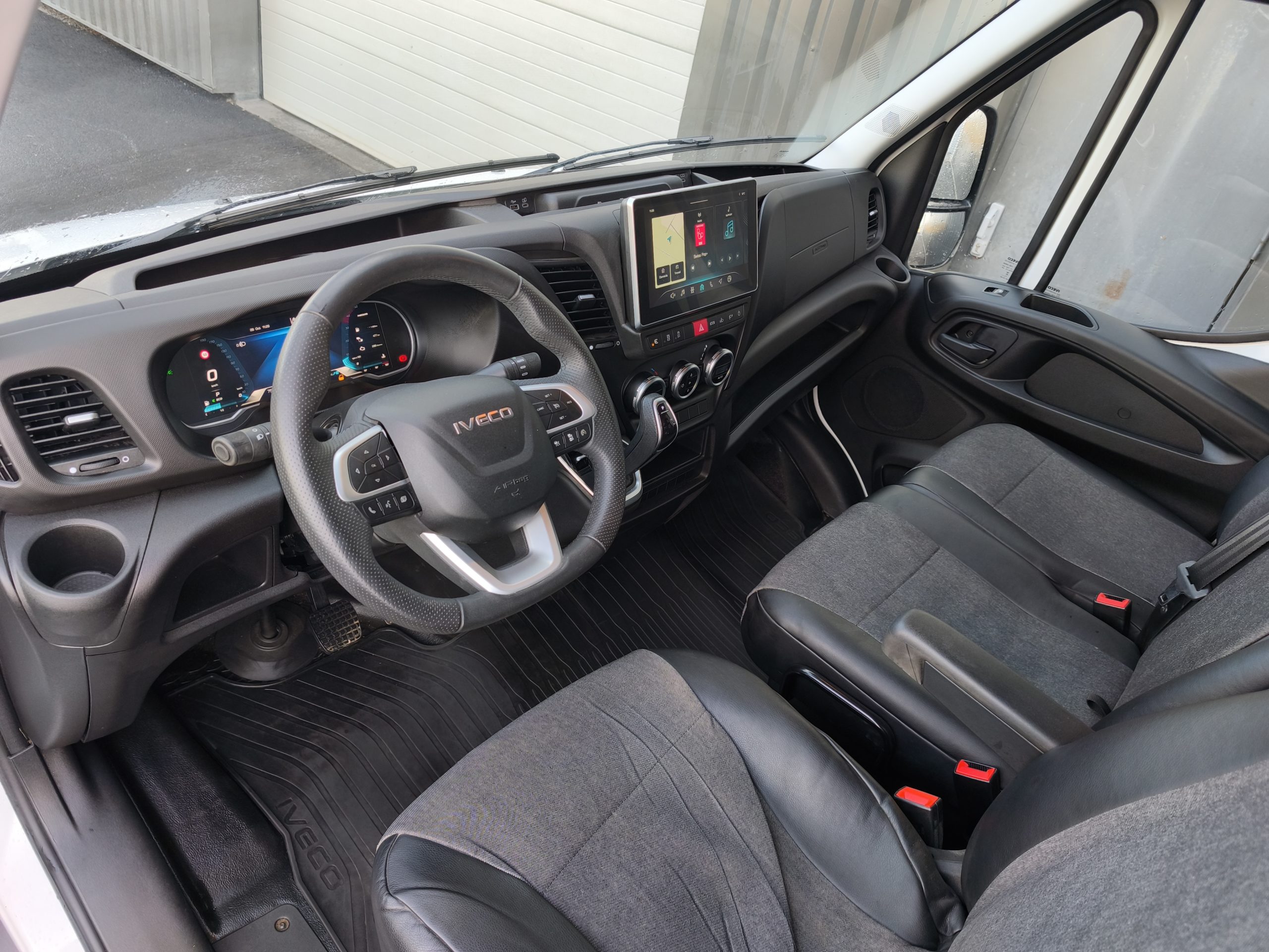 IVECO DAILY V FOURGON 35S18 180CH HI-MATIC L3 BVA