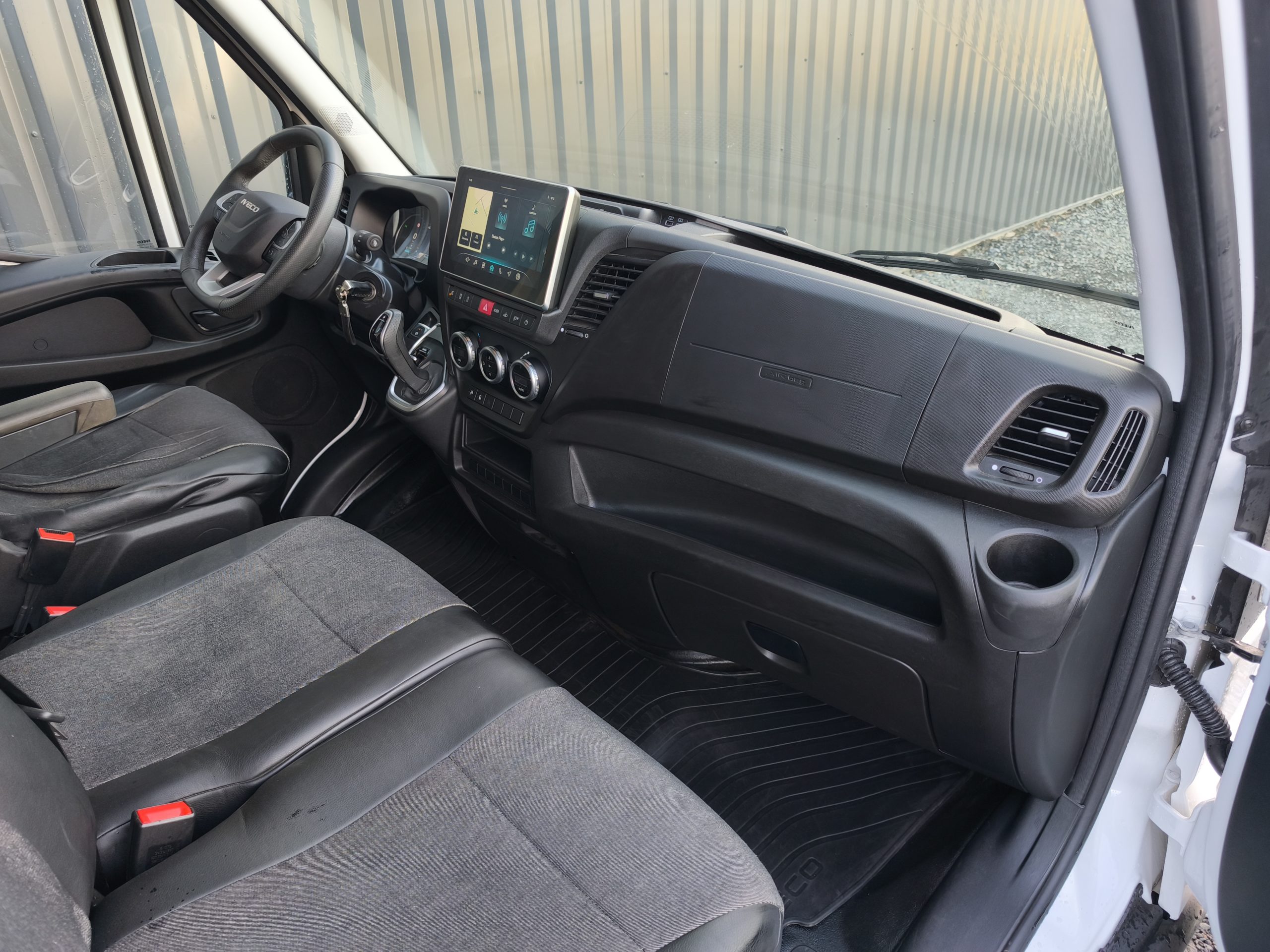 IVECO DAILY V FOURGON 35S18 180CH HI-MATIC L3 BVA